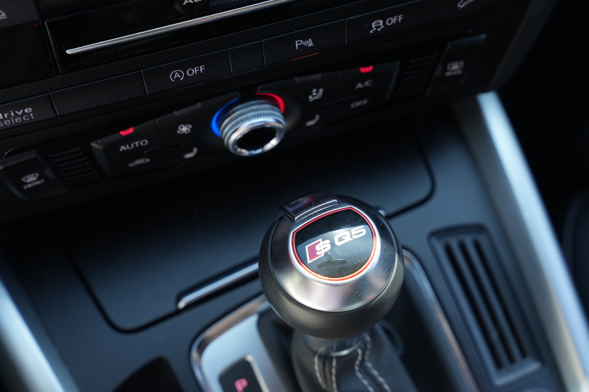 AUDI SQ5 3.0 TDI quattro tiptronic *CH-Fahrzeug* *ab MFK*-image-9