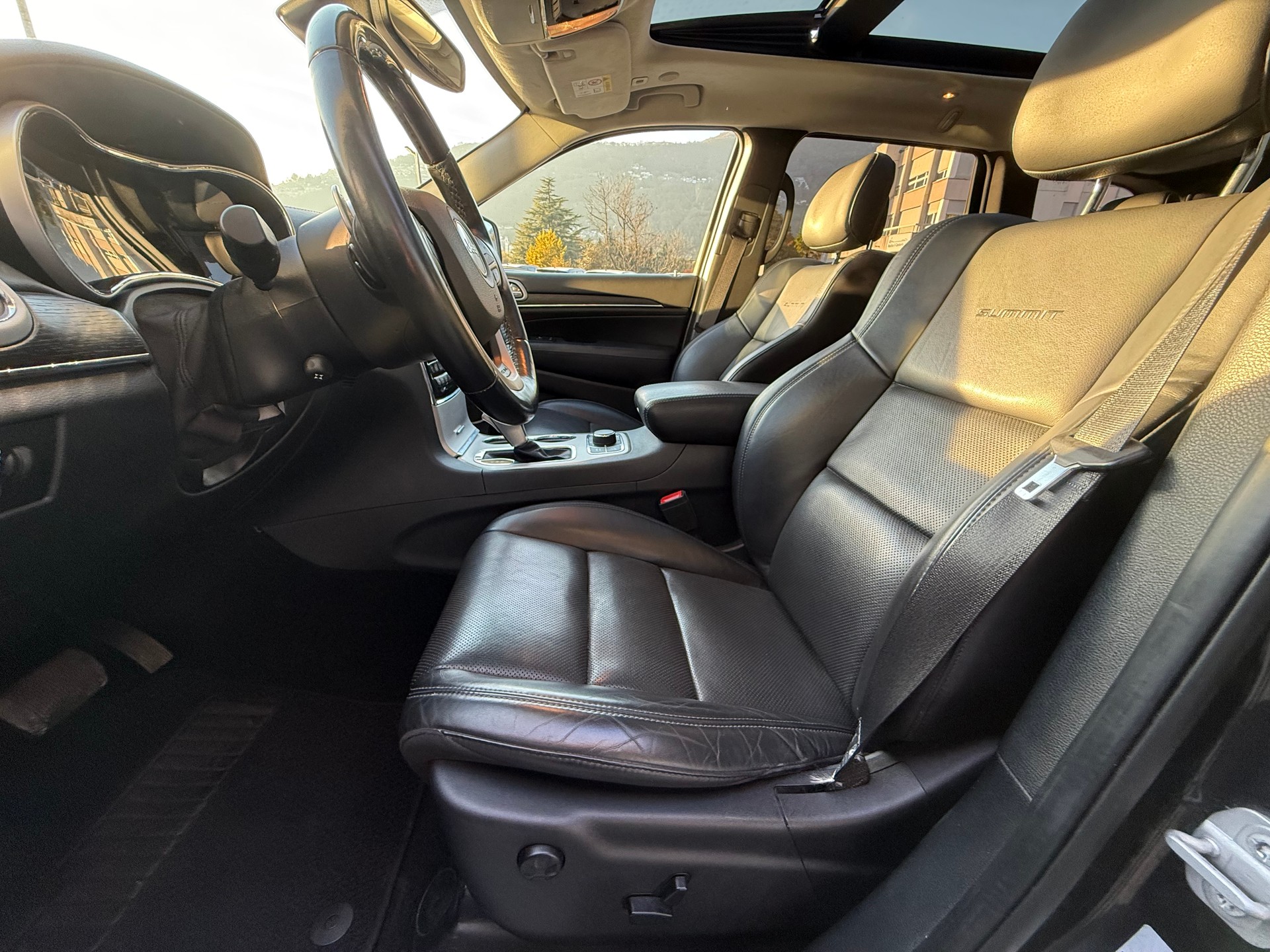 JEEP Grand Cherokee 3.0 CRD Summit Automatic-image-8