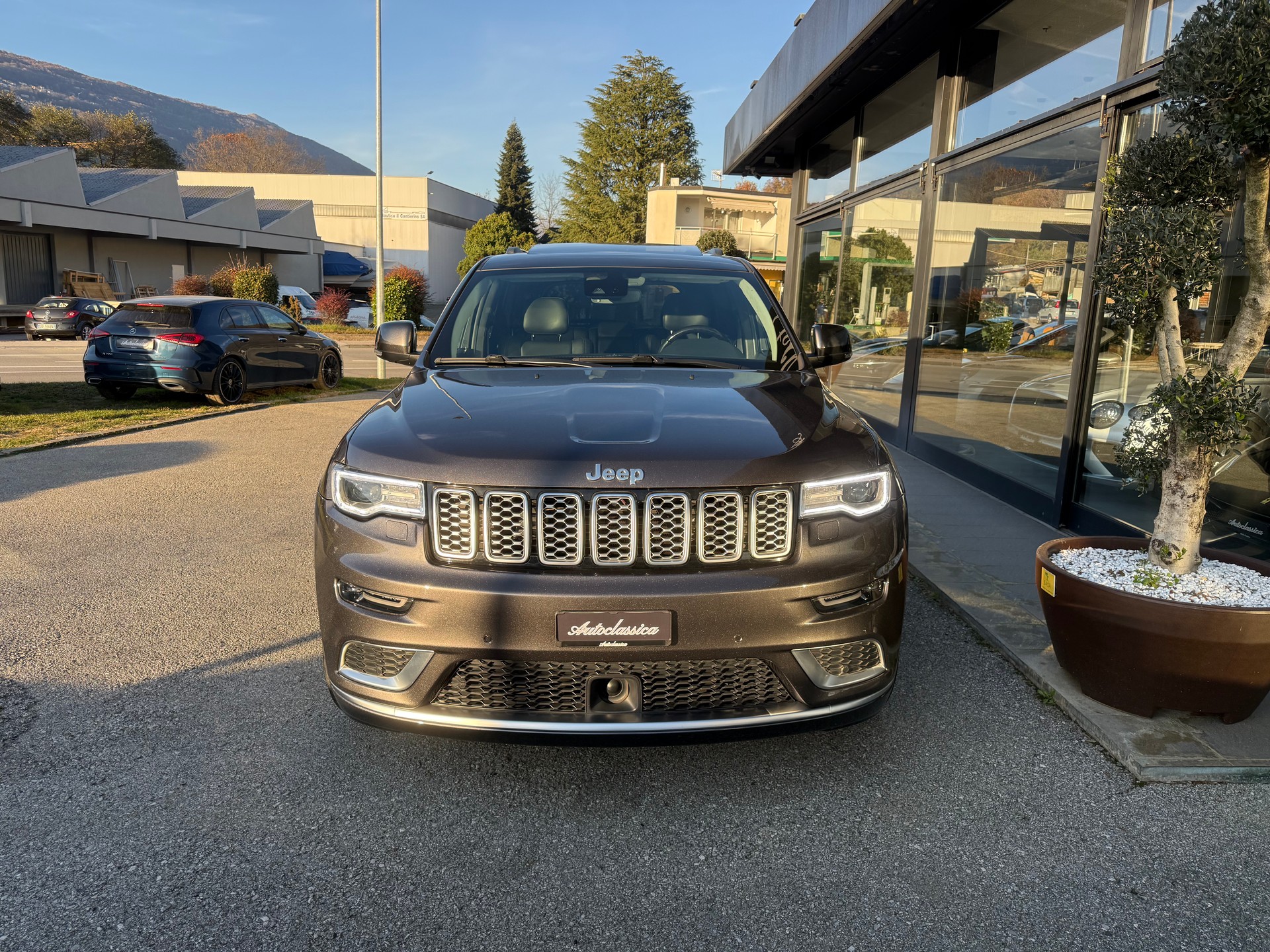 JEEP Grand Cherokee 3.0 CRD Summit Automatic-showroom-element-1