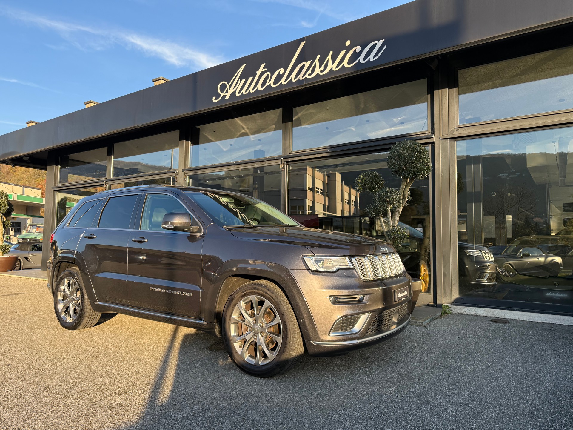 JEEP Grand Cherokee 3.0 CRD Summit Automatic-image-4