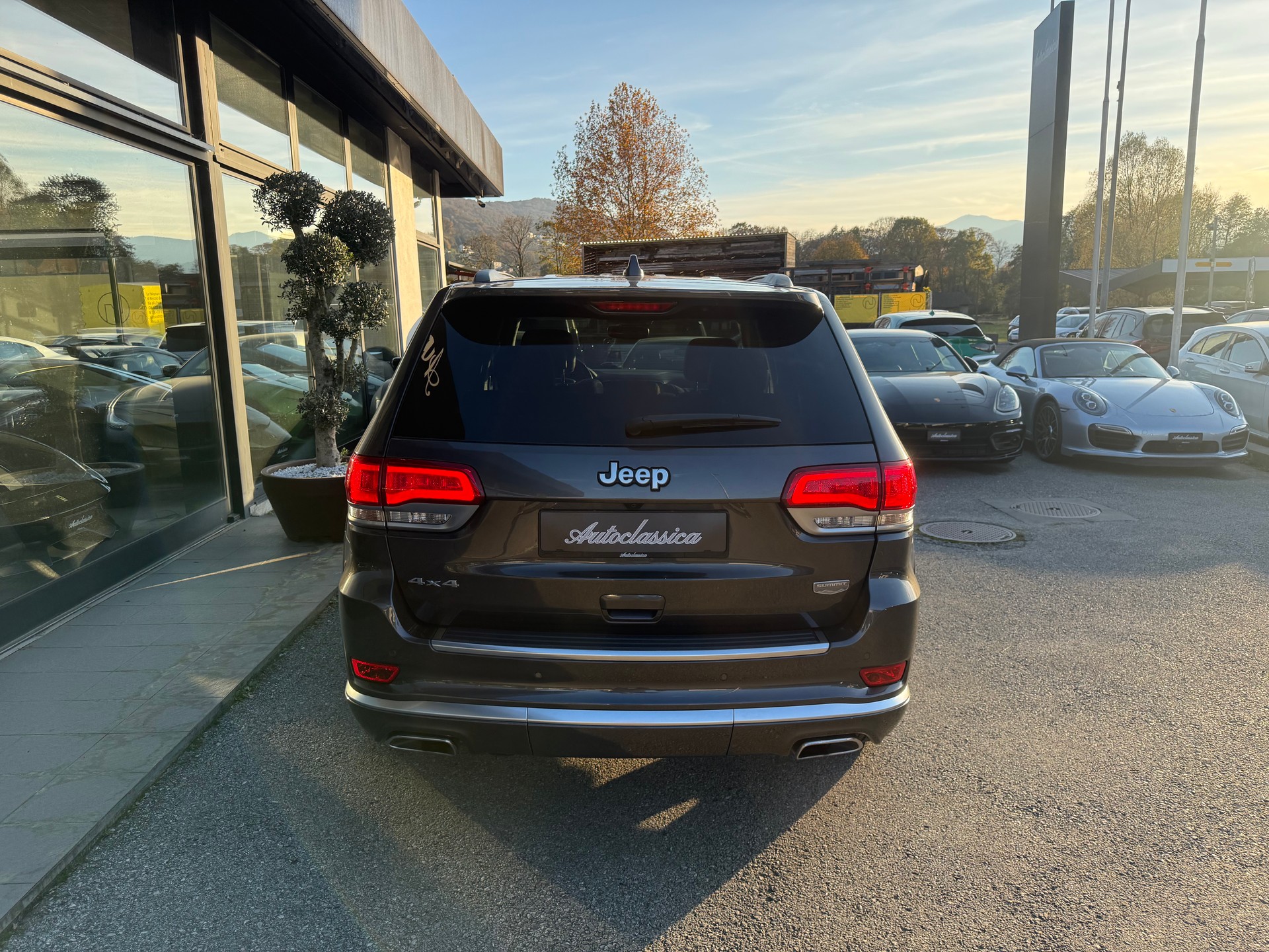 JEEP Grand Cherokee 3.0 CRD Summit Automatic-showroom-element-2