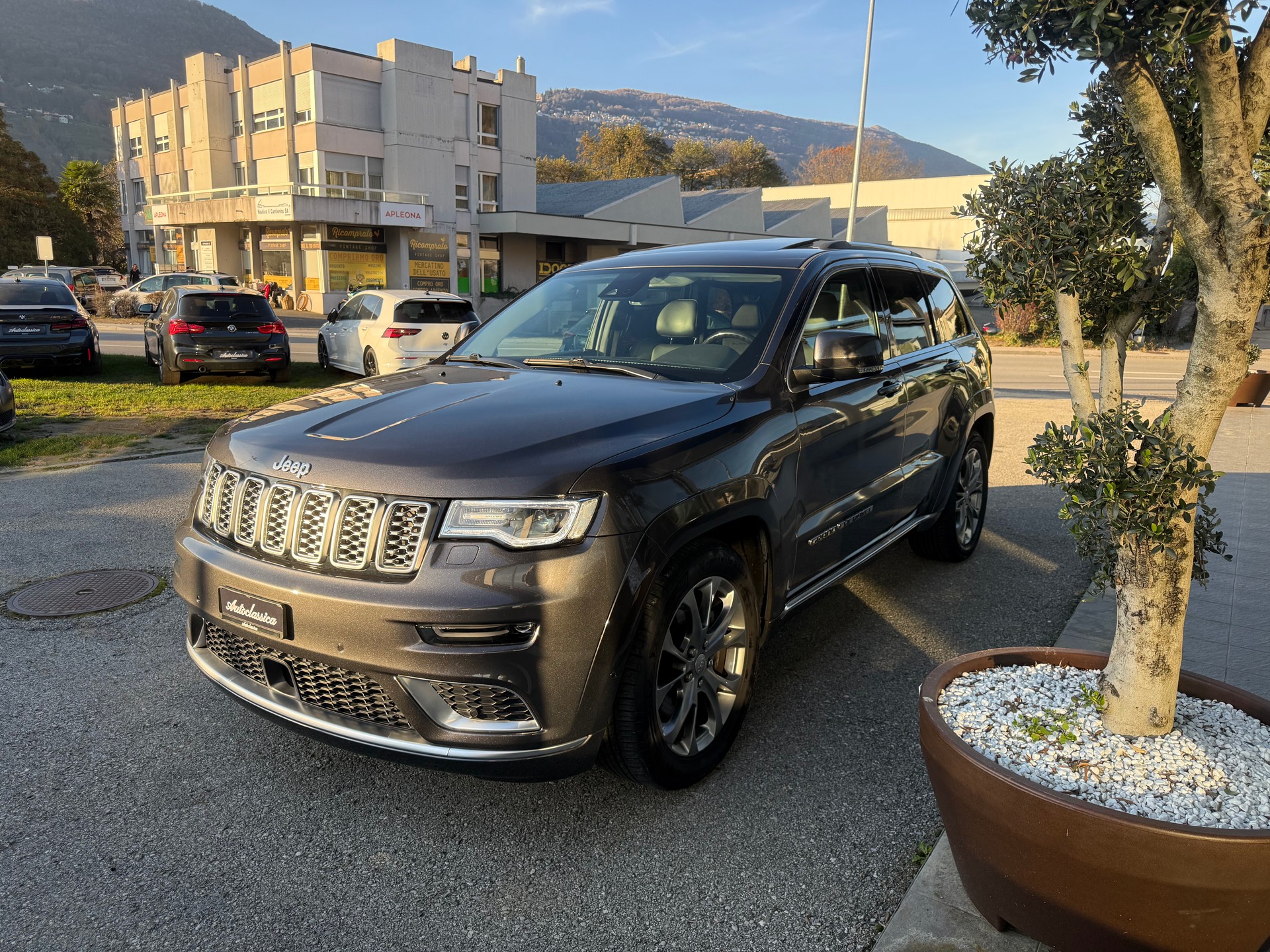 JEEP Grand Cherokee 3.0 CRD Summit Automatic-image-5