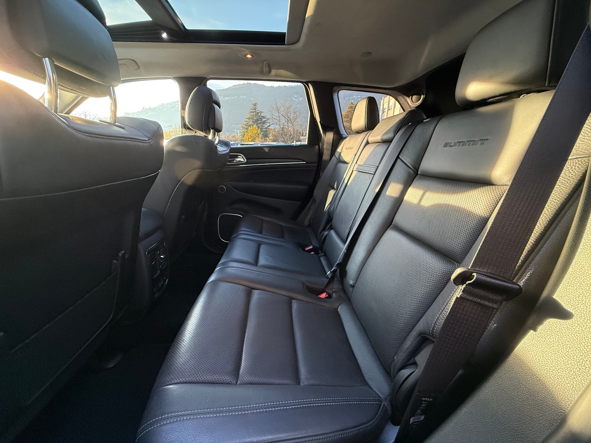 JEEP Grand Cherokee 3.0 CRD Summit Automatic-image-16