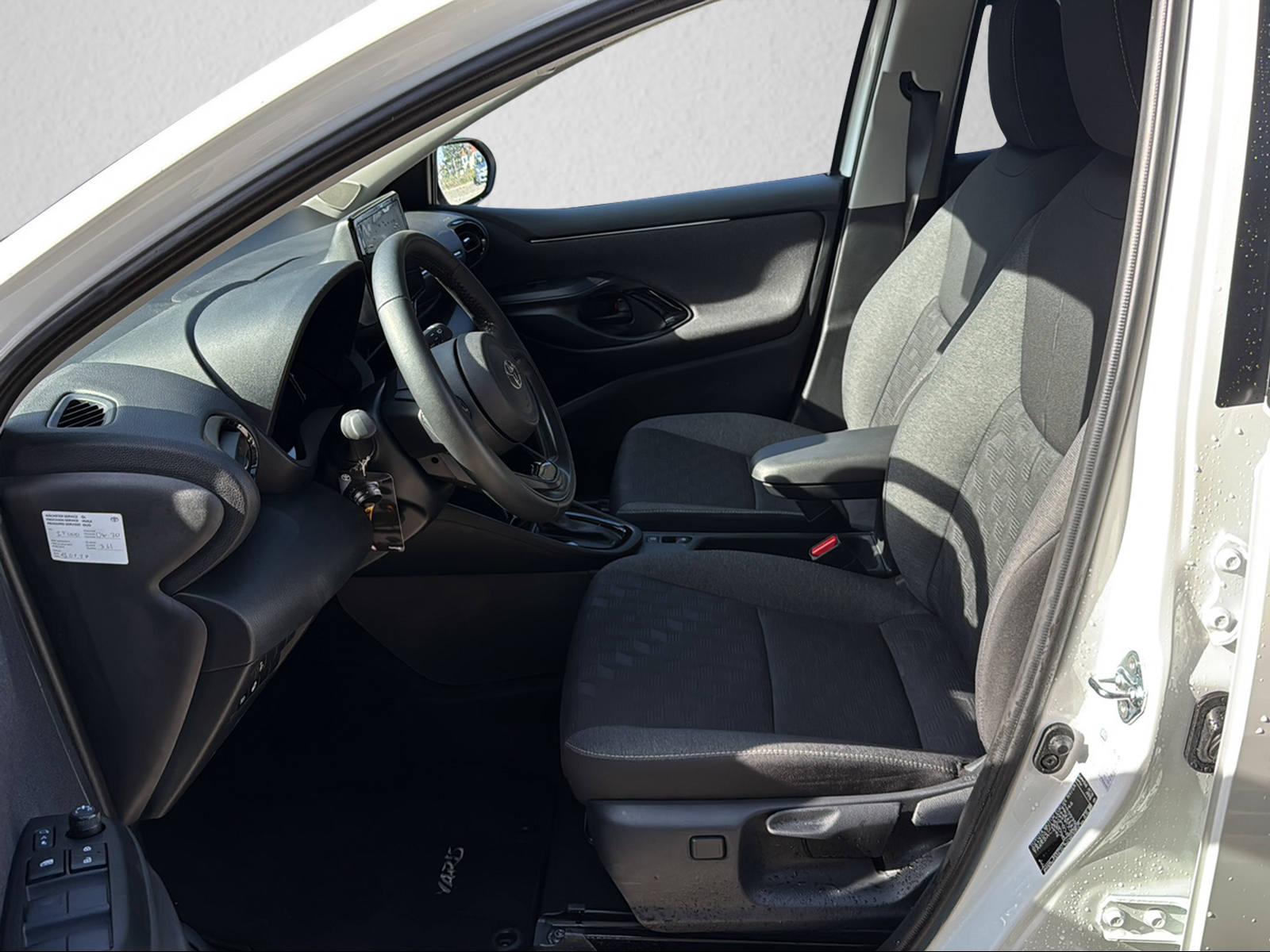 TOYOTA Yaris 1.5 VVT-i HSD Trend-image-2