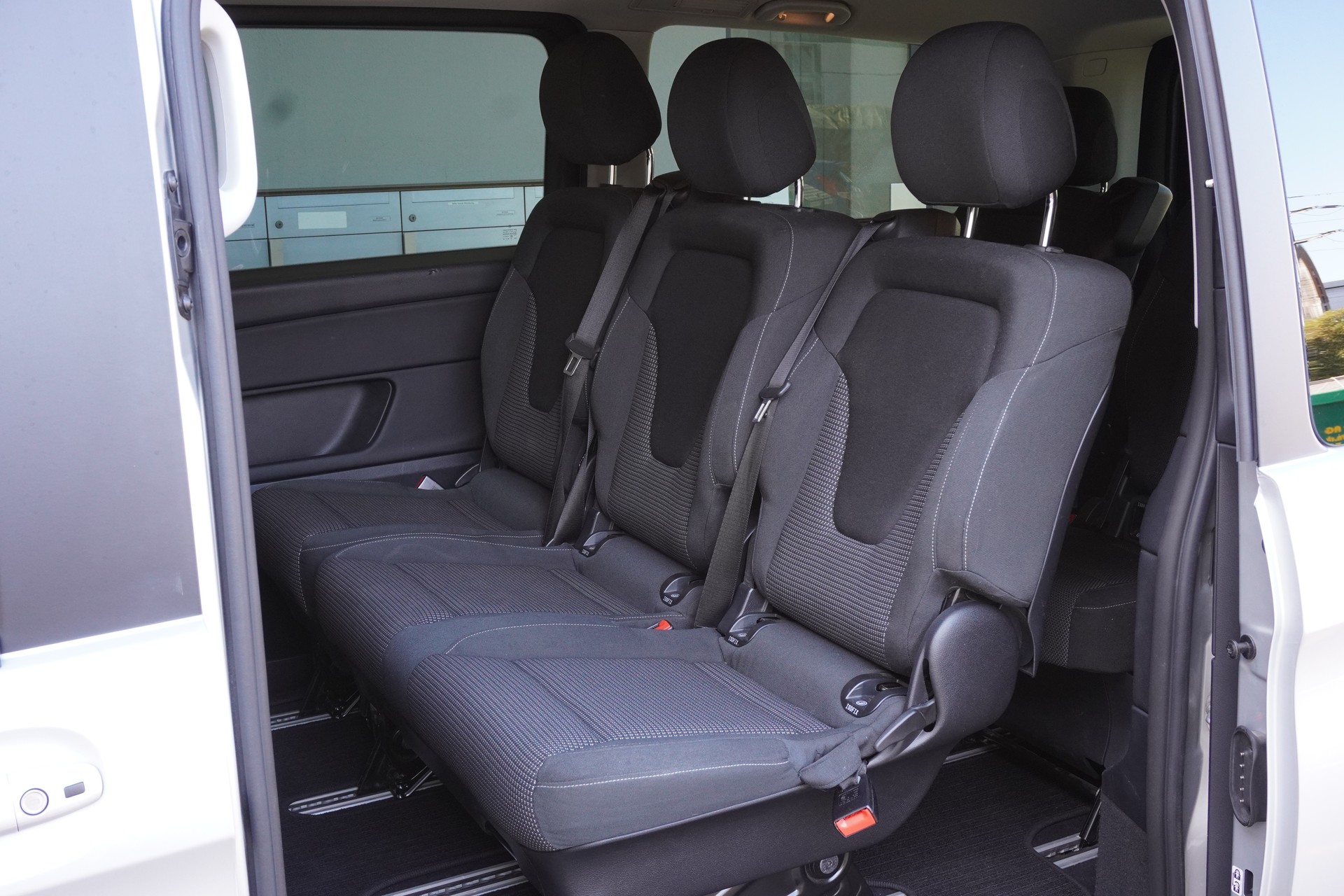 MERCEDES-BENZ V 250 d lang 4Matic 7G-Tronic-image-13