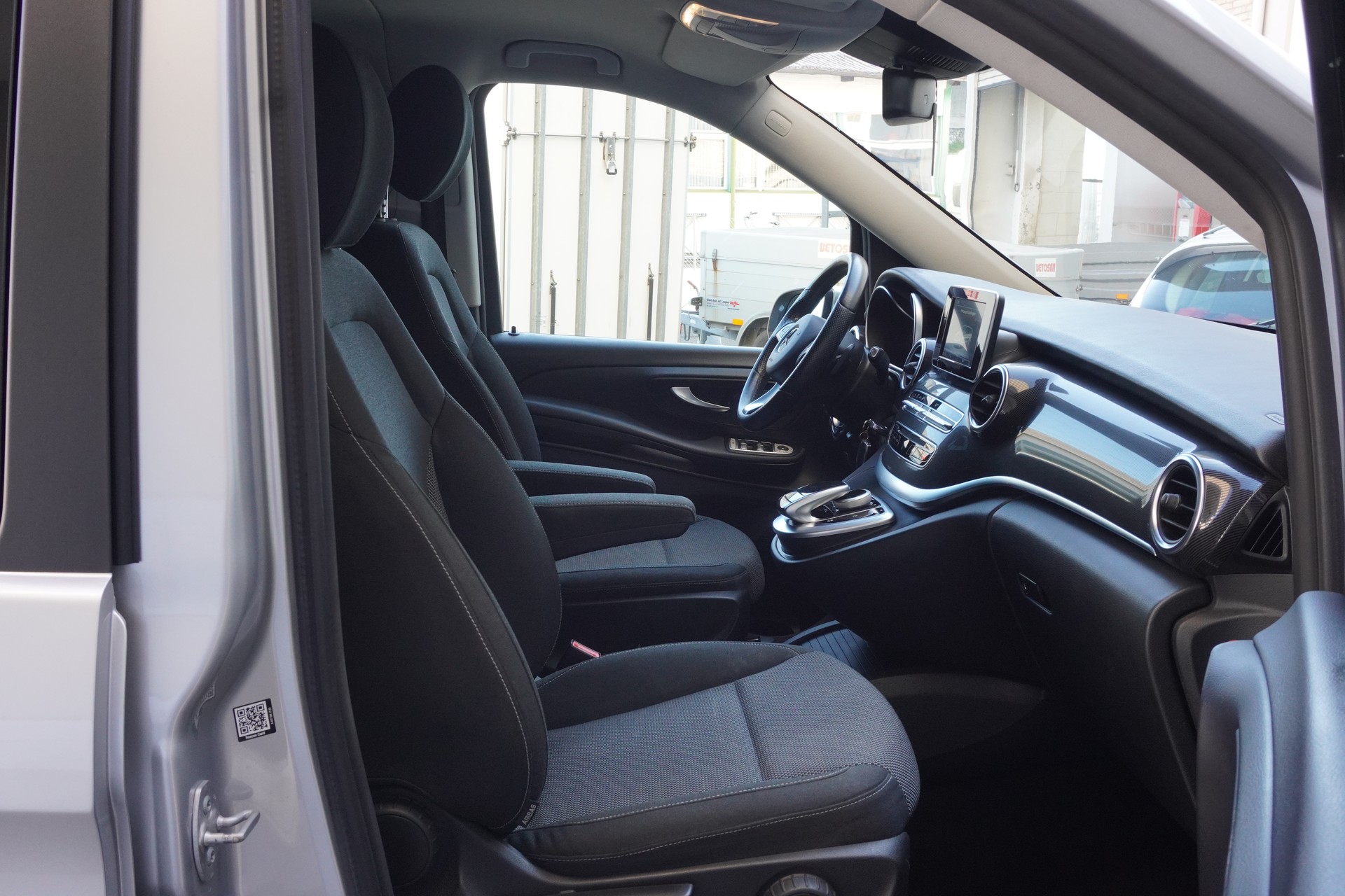 MERCEDES-BENZ V 250 d lang 4Matic 7G-Tronic-image-12