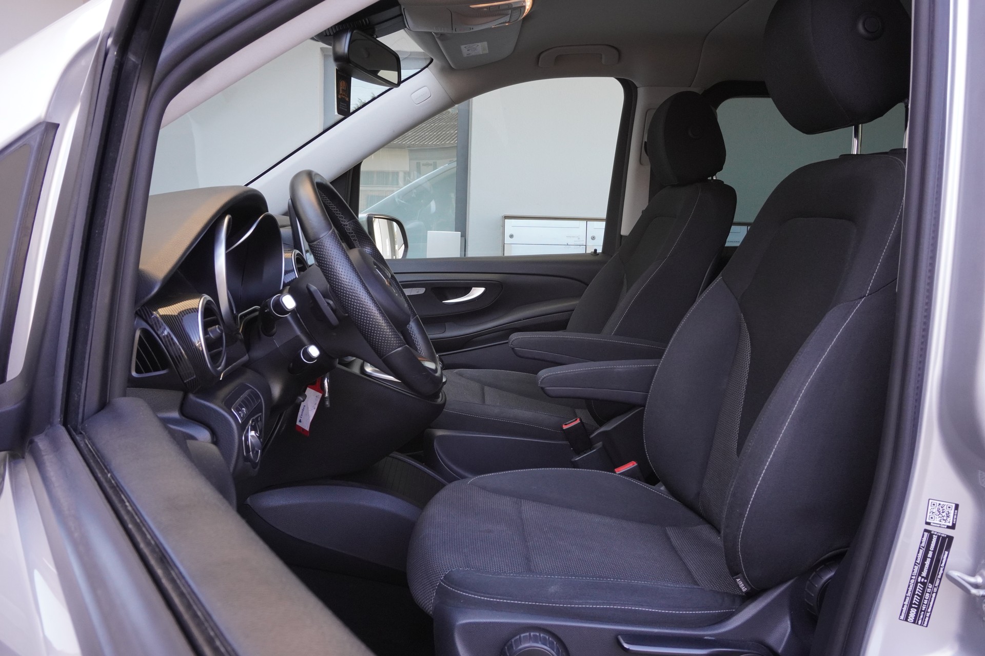 MERCEDES-BENZ V 250 d lang 4Matic 7G-Tronic-image-7