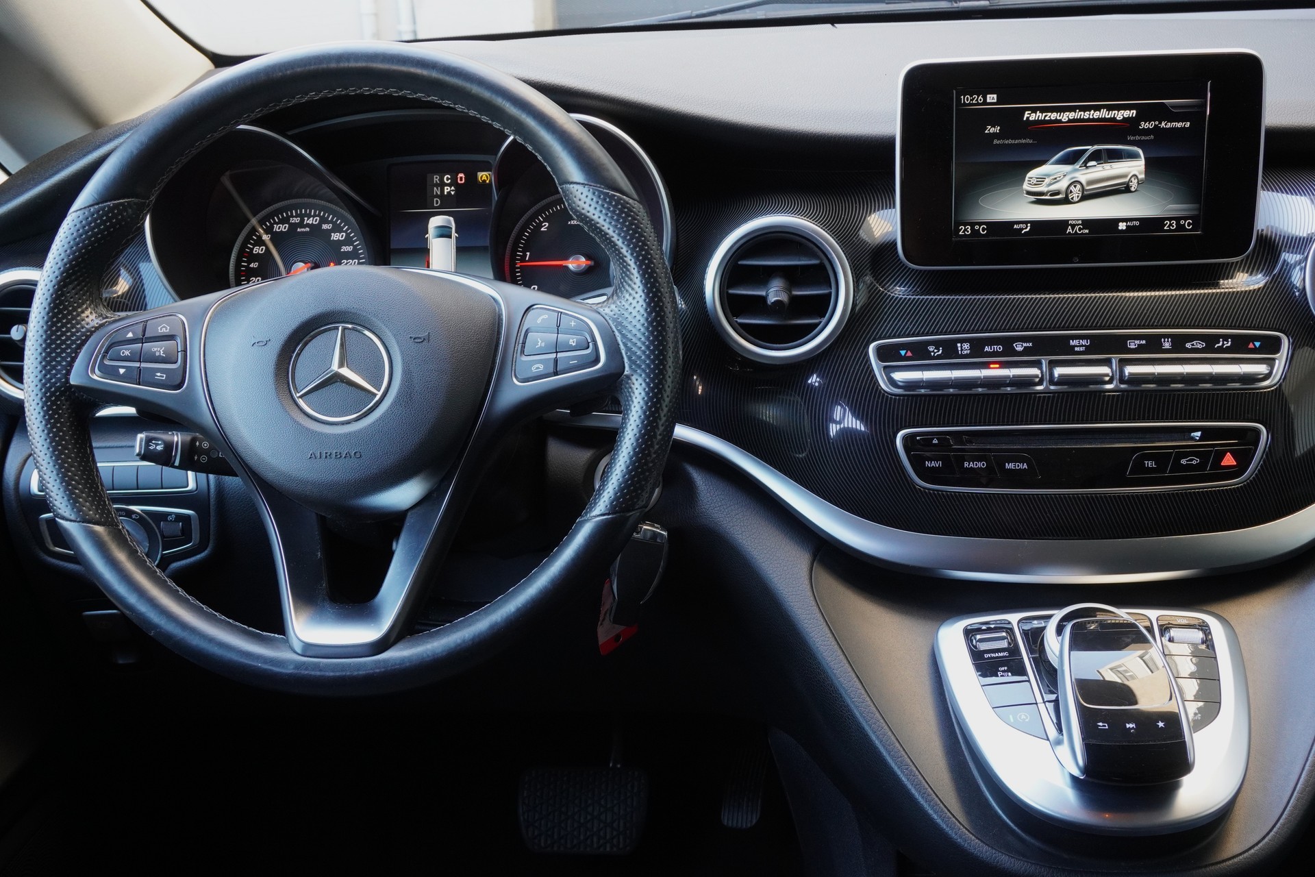 MERCEDES-BENZ V 250 d lang 4Matic 7G-Tronic-image-9