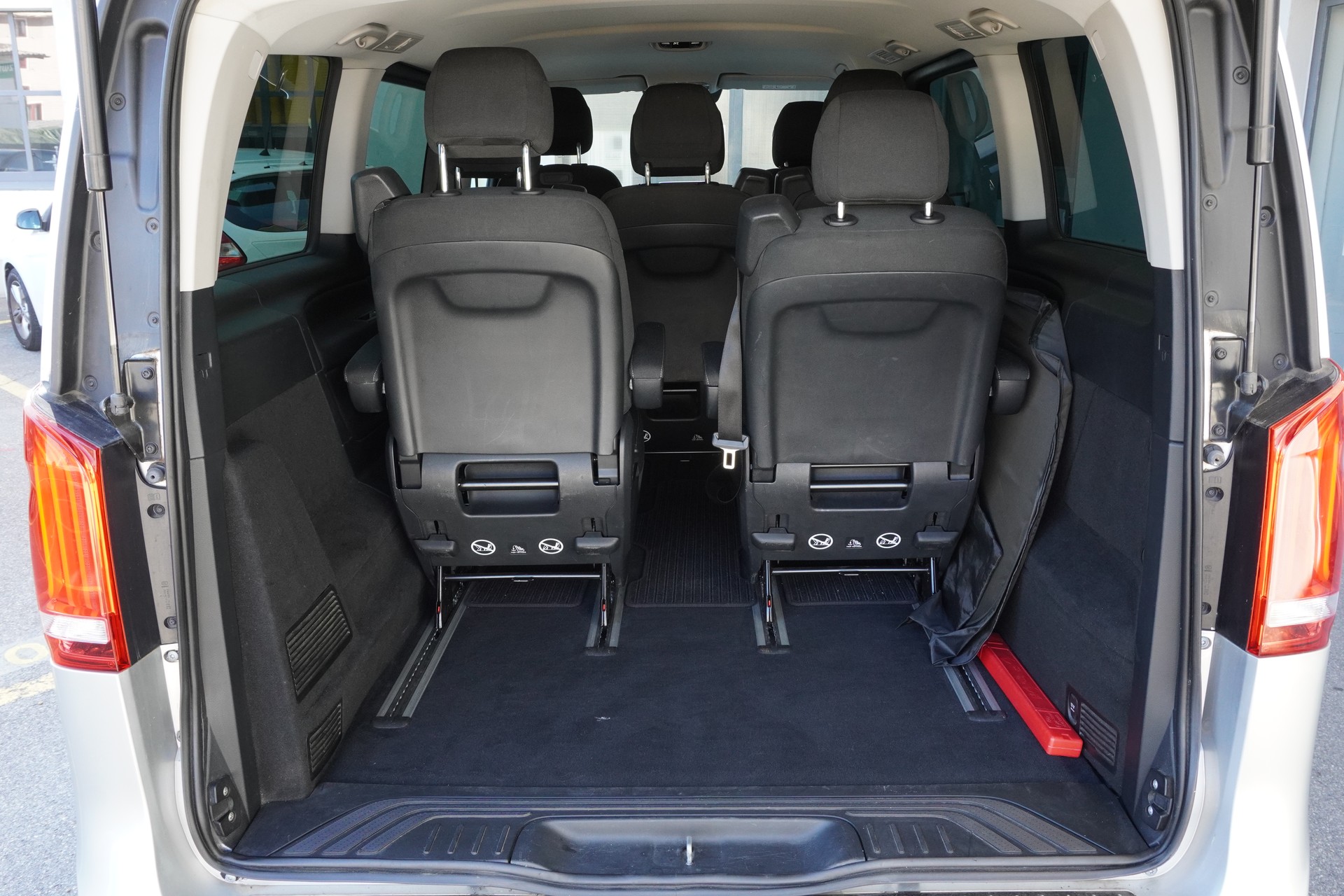 MERCEDES-BENZ V 250 d lang 4Matic 7G-Tronic-image-15
