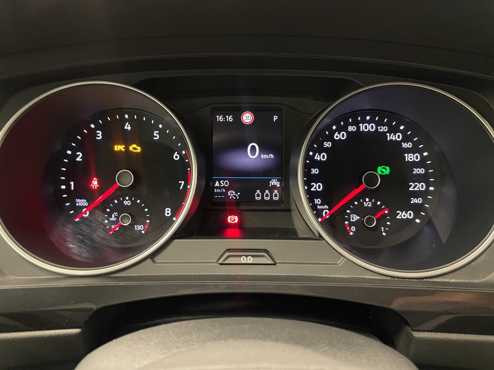 VW Tiguan 2.0TSI Life 4Motion DSG-image-11