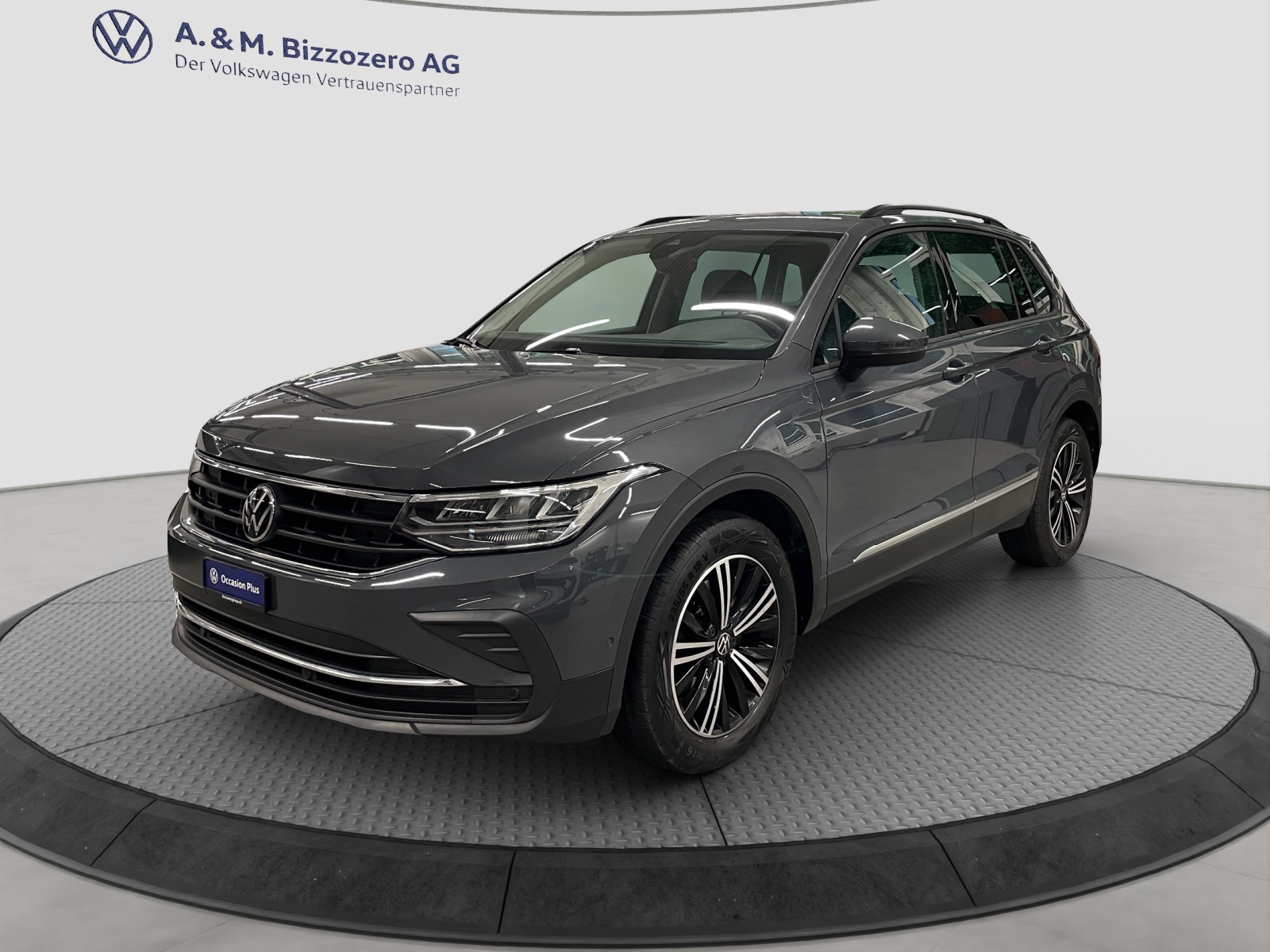 VW Tiguan 2.0TSI Life 4Motion DSG-image-0