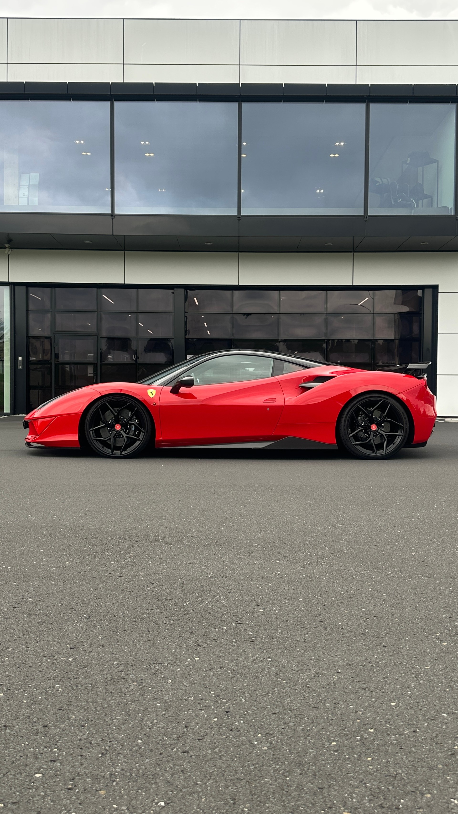 FERRARI 488 GTB 3.9 V8-image-3