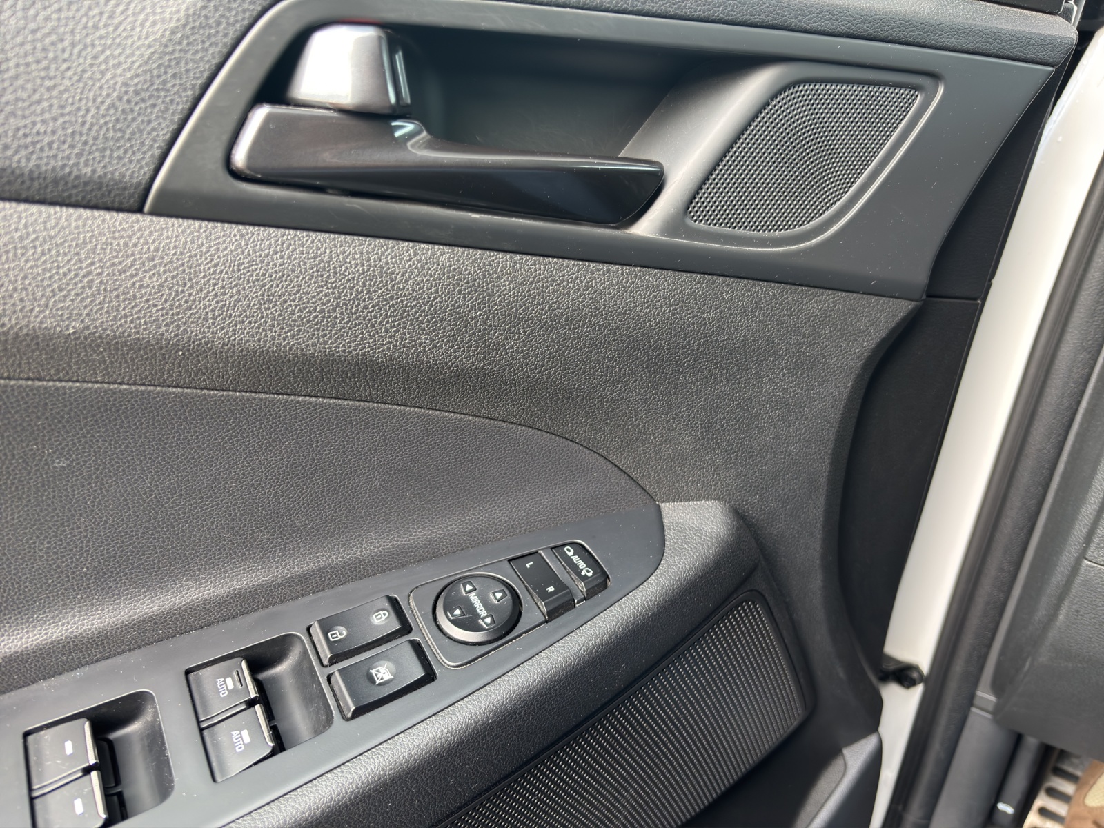 HYUNDAI Tucson 2.0 CRDI N-Line Mild Hybrid 4WD Automatic-image-6