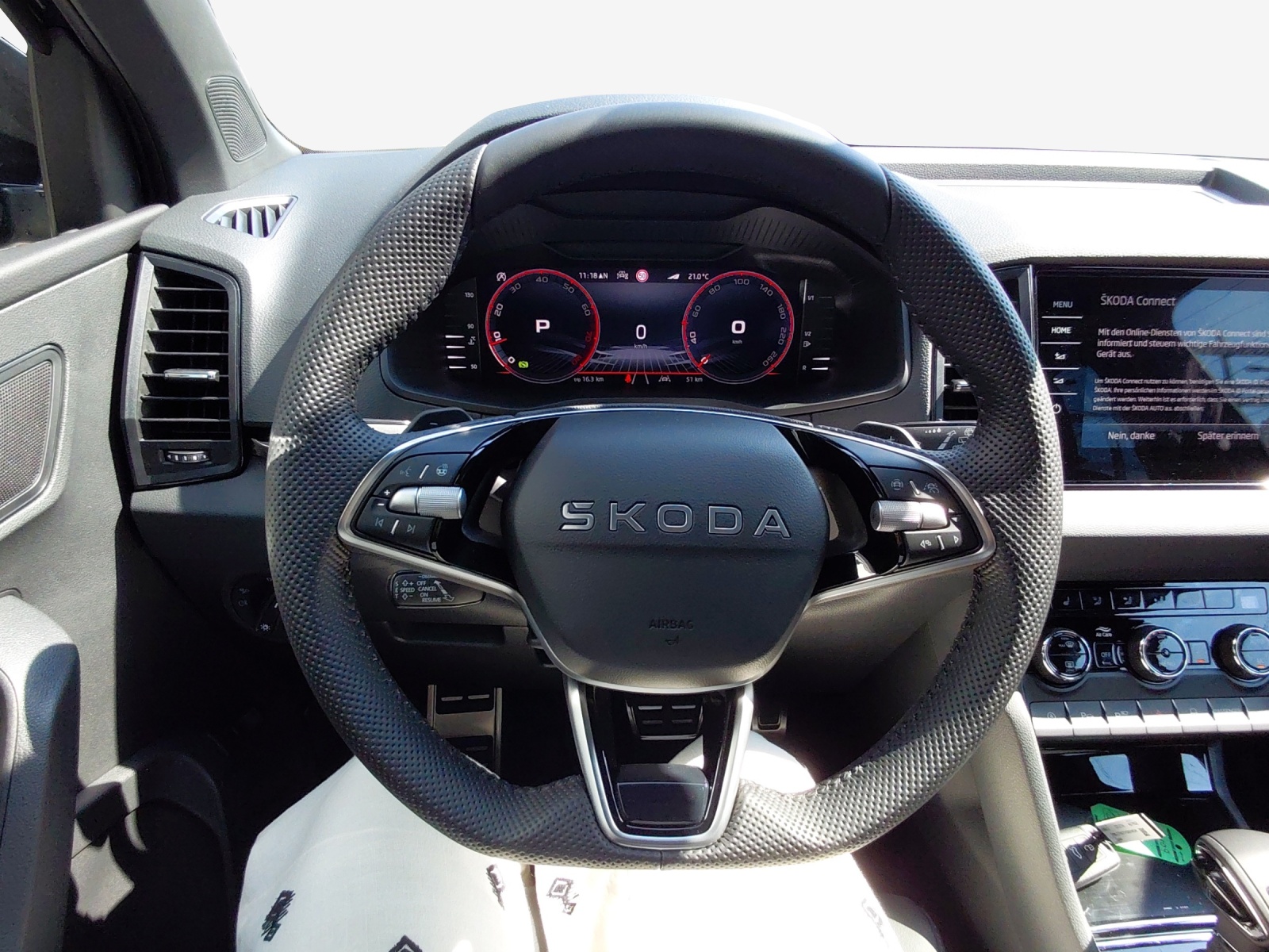 SKODA Karoq 2.0 TSI SportLine 4x4 DSG-image-9