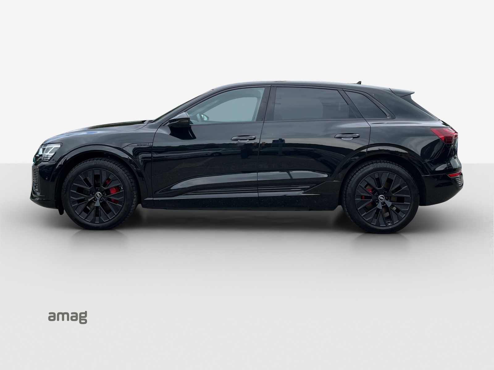 AUDI Q8 50 e-tron Black Edition quattro-image-1