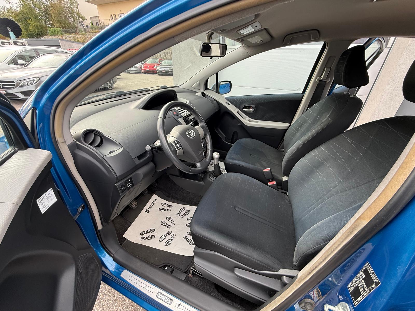 TOYOTA Yaris 1.4 D-4D Chic-image-6