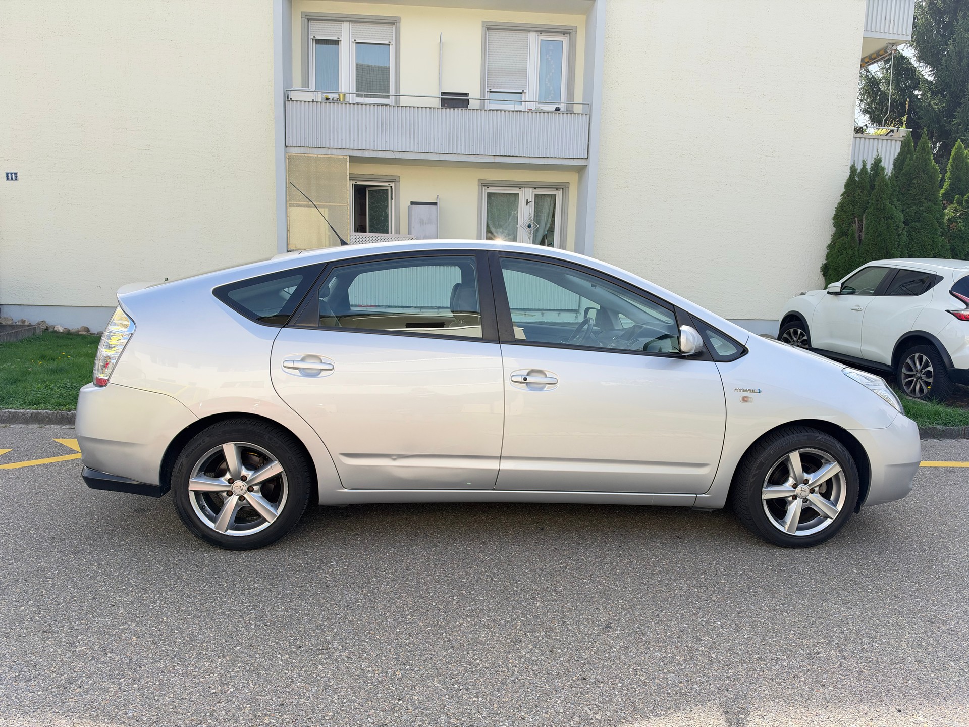 TOYOTA Prius 1.5 16V Hybrid/ FRISCH AB MFK 17. 09. 2026. & SERVICE / RÜCKFAHRTKAMERA / NAVI/ KEYLESS / BLUETOOTH-image-6