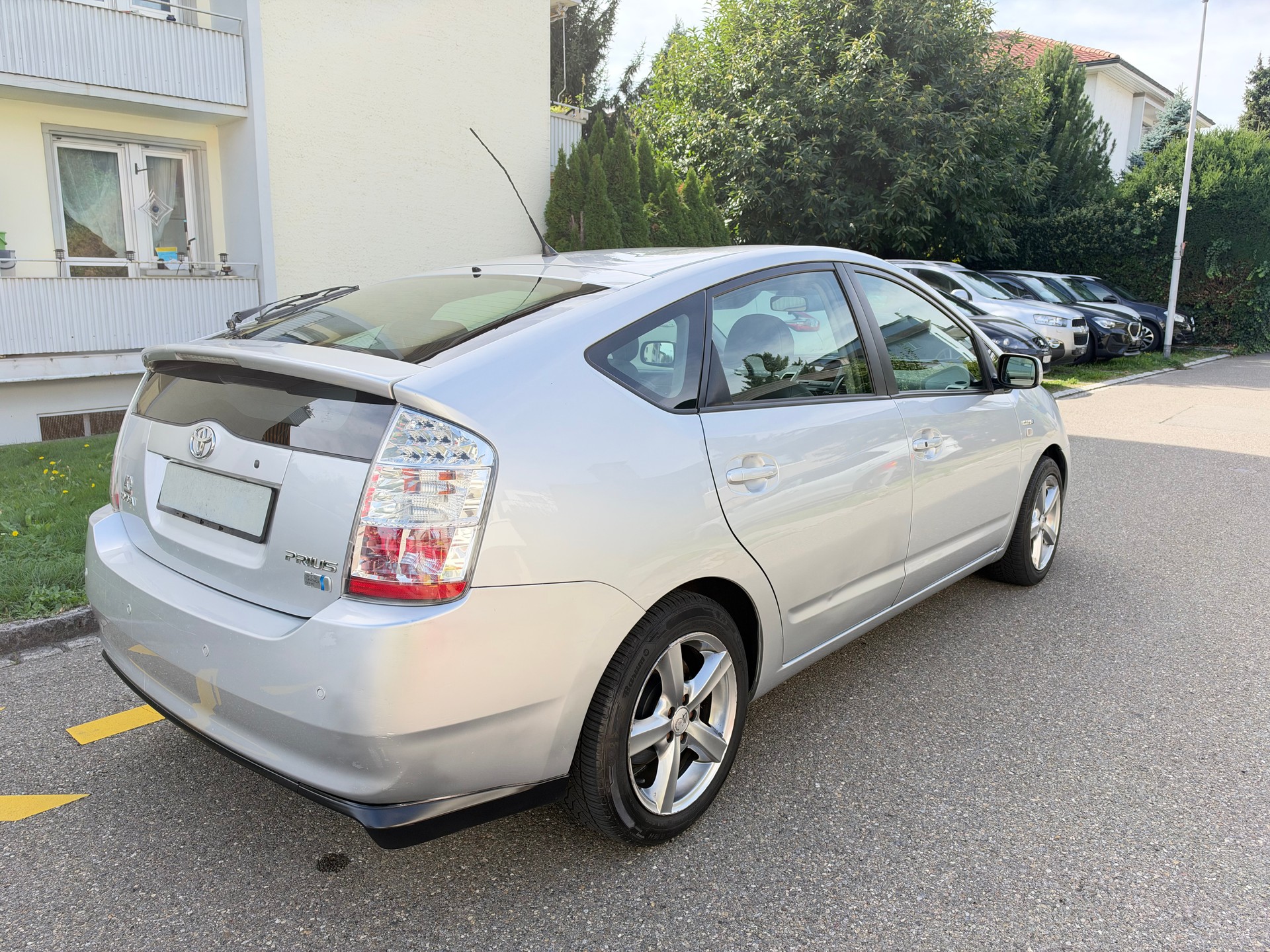 TOYOTA Prius 1.5 16V Hybrid/ FRISCH AB MFK 17. 09. 2026. & SERVICE / RÜCKFAHRTKAMERA / NAVI/ KEYLESS / BLUETOOTH-image-5