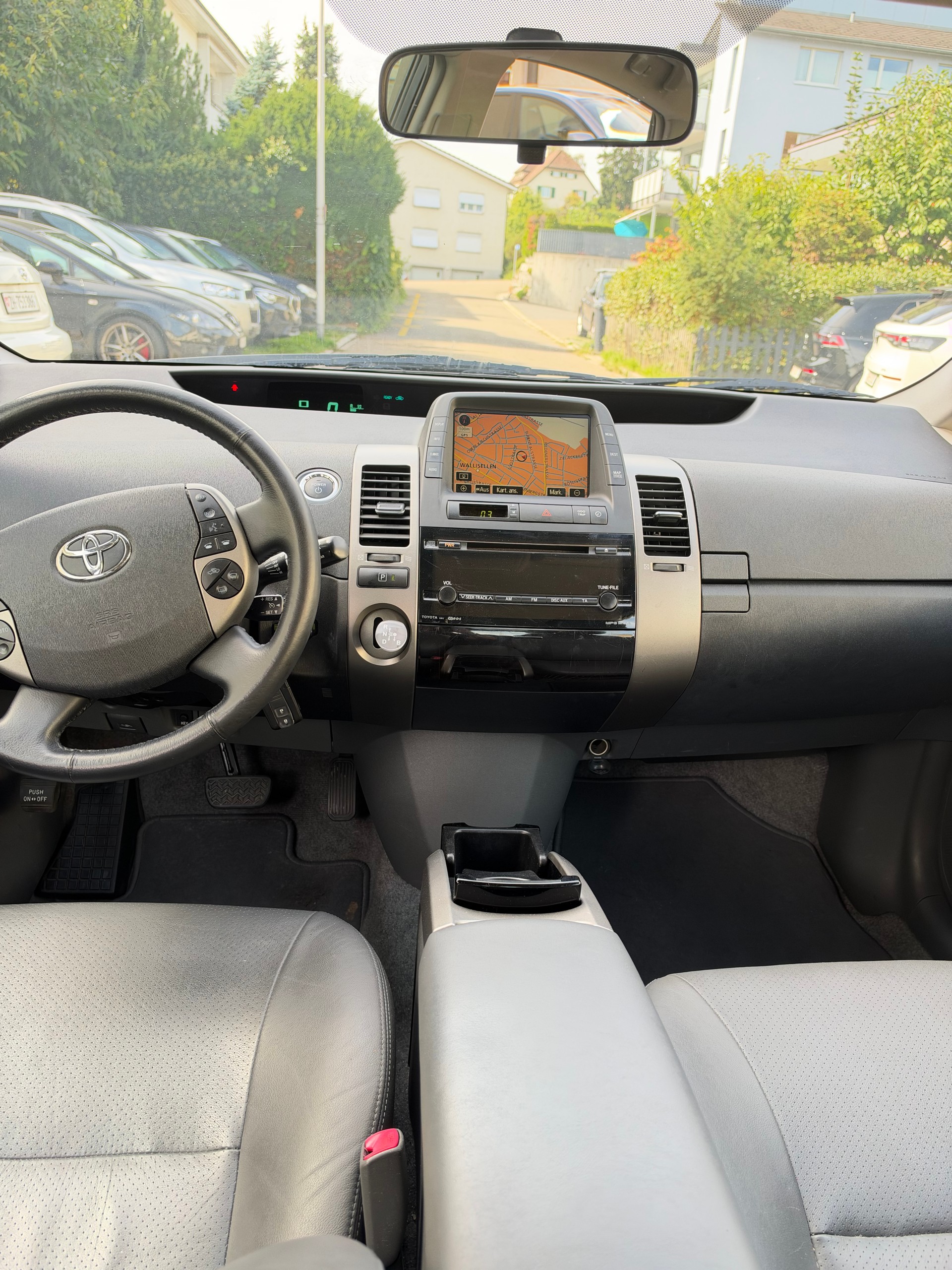 TOYOTA Prius 1.5 16V Hybrid/ FRISCH AB MFK 17. 09. 2026. & SERVICE / RÜCKFAHRTKAMERA / NAVI/ KEYLESS / BLUETOOTH-image-9