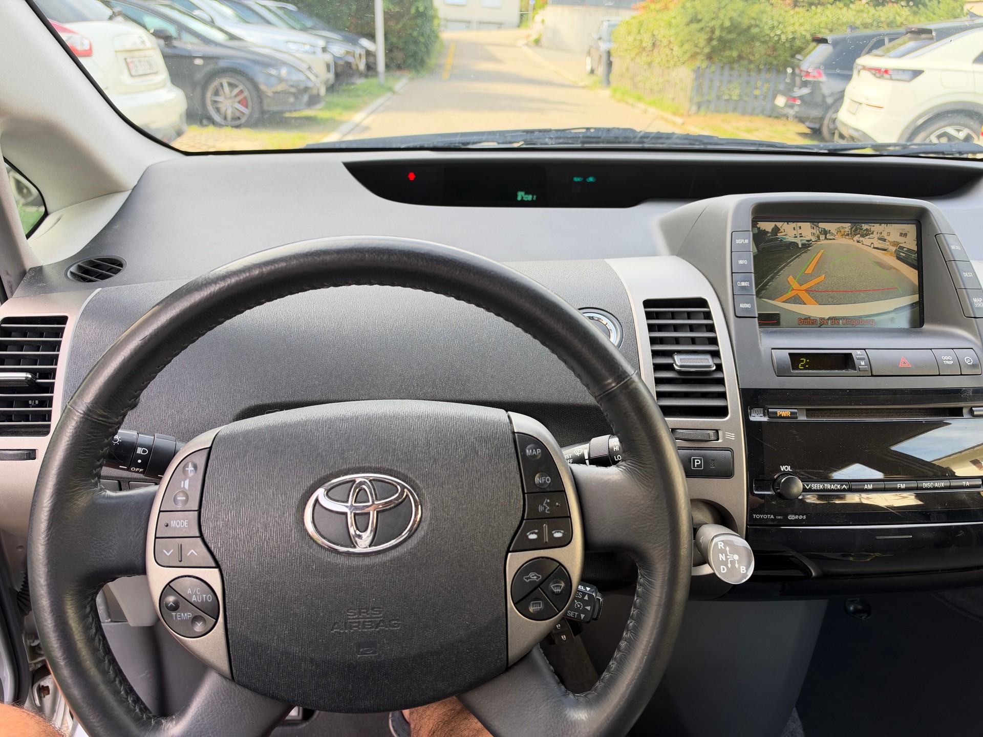 TOYOTA Prius 1.5 16V Hybrid/ FRISCH AB MFK 17. 09. 2026. & SERVICE / RÜCKFAHRTKAMERA / NAVI/ KEYLESS / BLUETOOTH-image-13