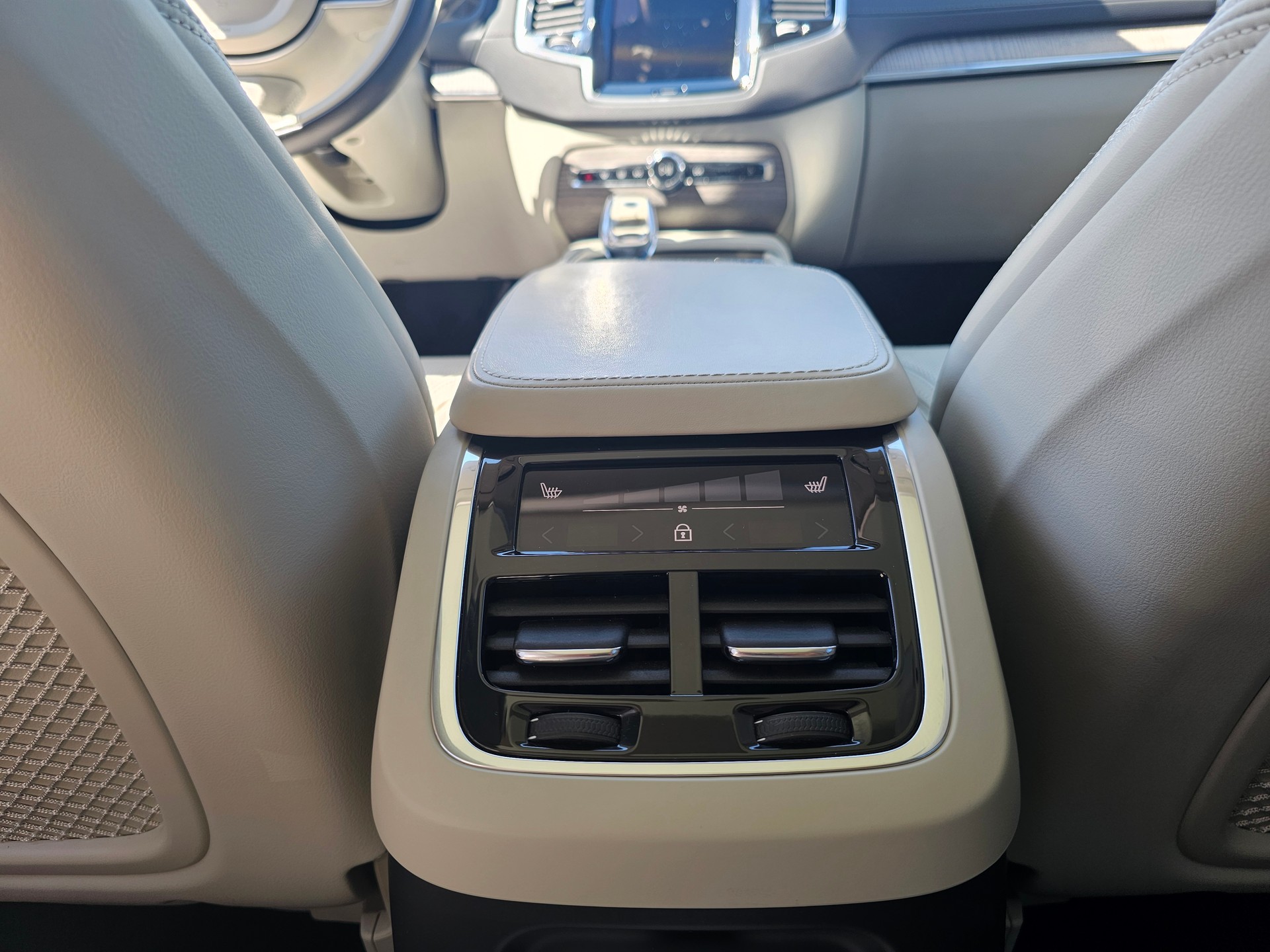 VOLVO XC90 T8 eAWD Inscription Geartronic-image-14