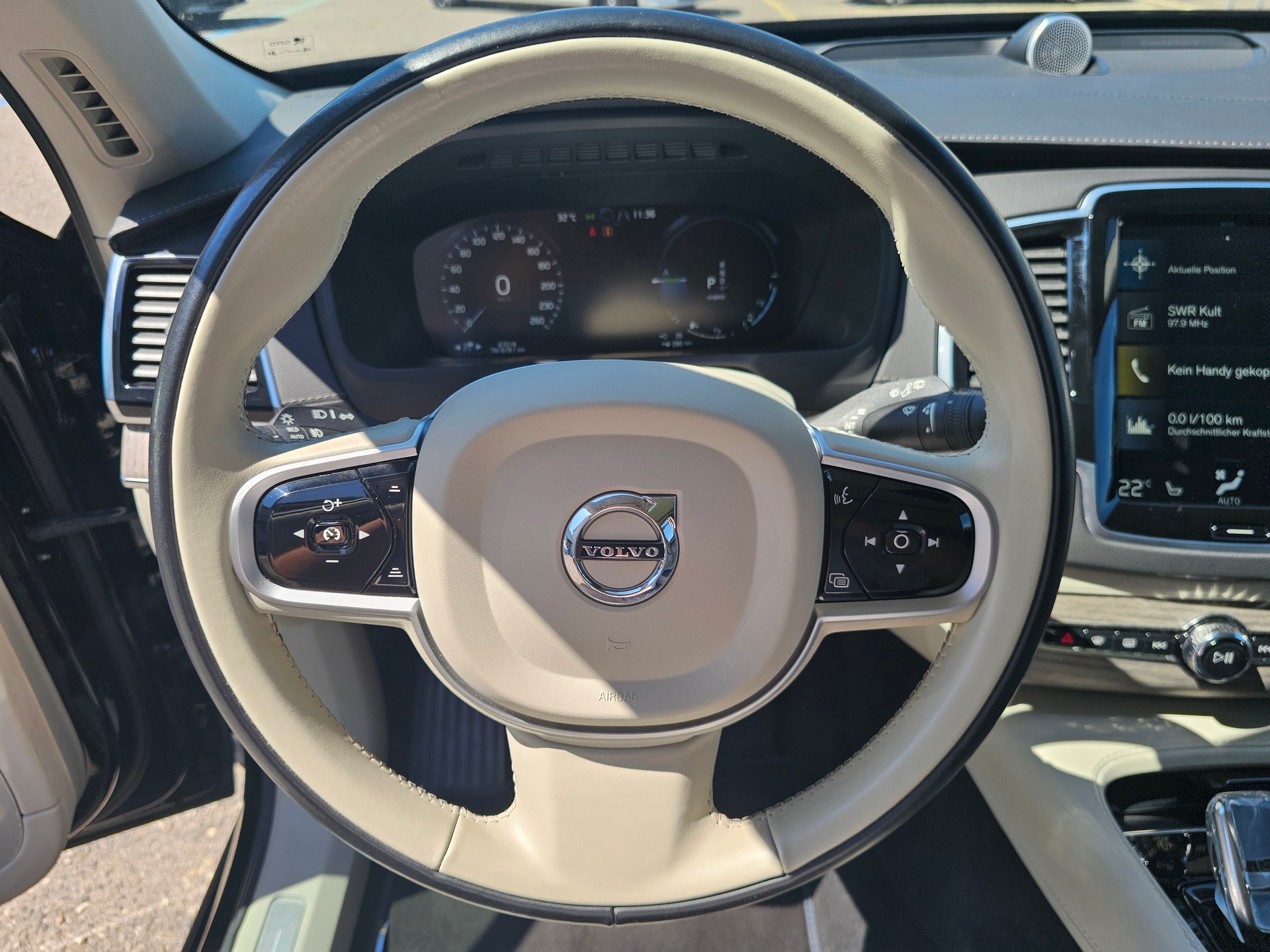 VOLVO XC90 T8 eAWD Inscription Geartronic-image-5
