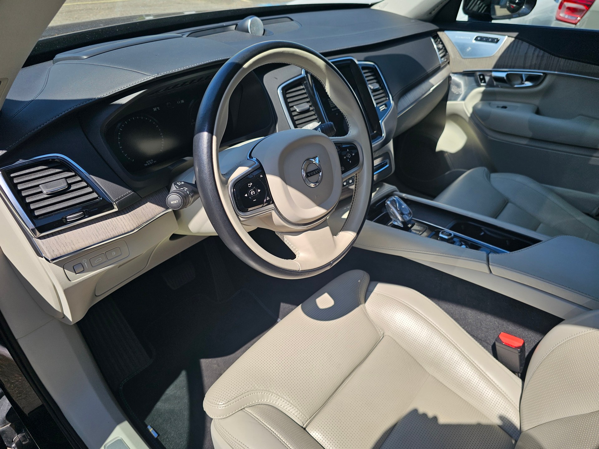 VOLVO XC90 T8 eAWD Inscription Geartronic-image-7