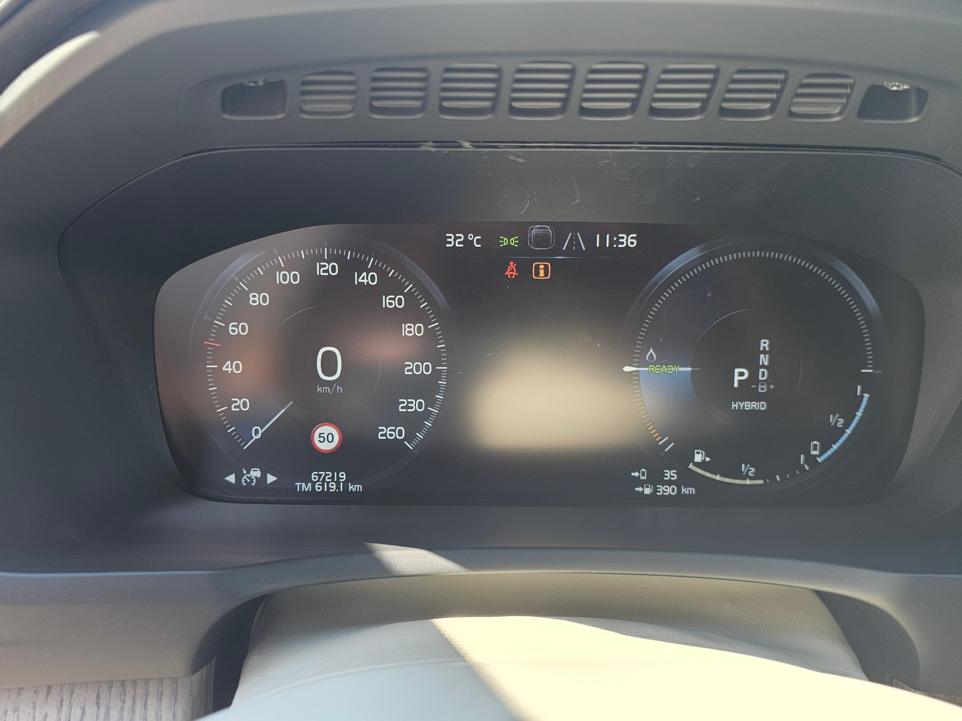 VOLVO XC90 T8 eAWD Inscription Geartronic-image-8