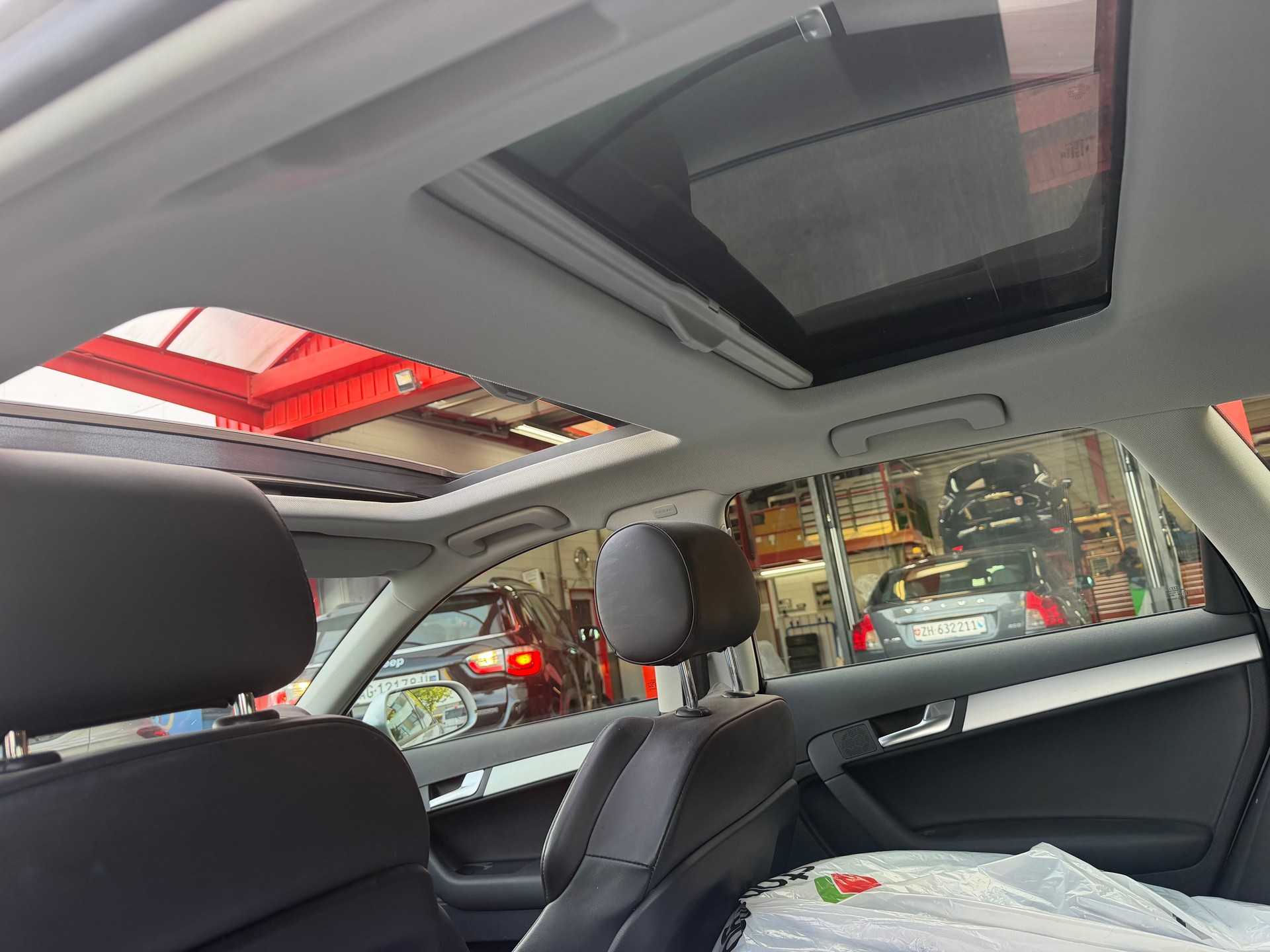 AUDI A3 Sportback 2.0 TFSI Ambition quattro S-tronic-image-9