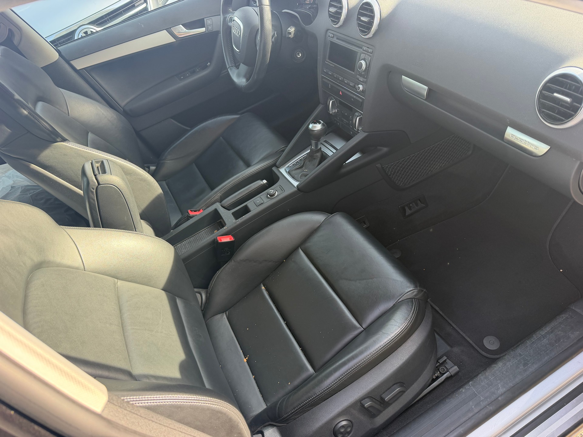 AUDI A3 Sportback 2.0 TFSI Ambition quattro S-tronic-image-13