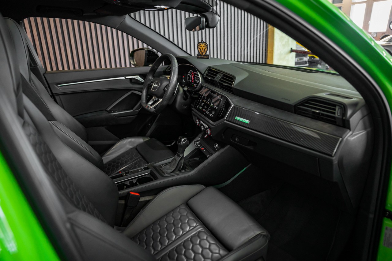 AUDI RS Q3 Sportback quattro S tronic-image-14