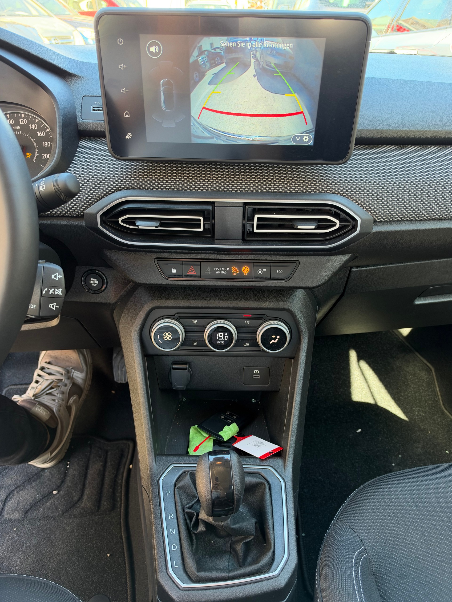 DACIA Sandero TCe 90 Journey CVT-image-12