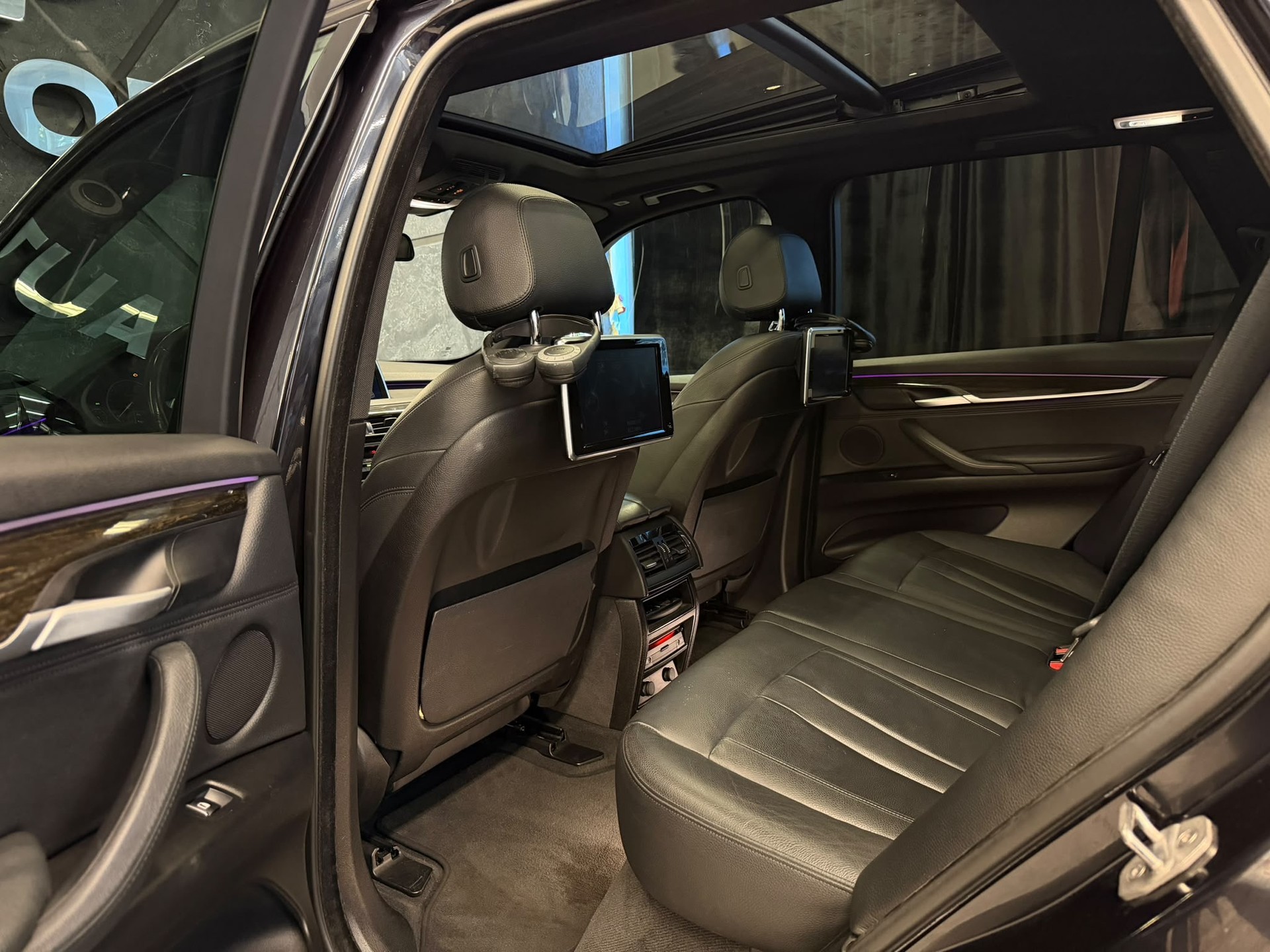 BMW X5 xDrive M50d Steptronic-image-11