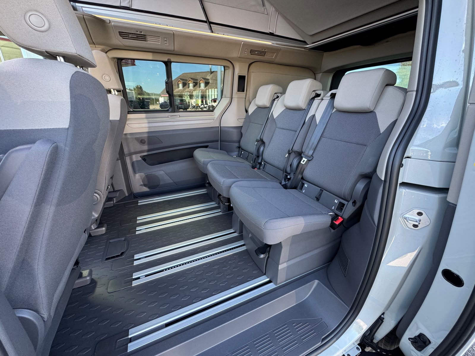 VW California eHybrid Beach Tour Liberty 4Motion / 4x4 mit 5-Sitzplätzen / Faceliftmodell 2027-image-5