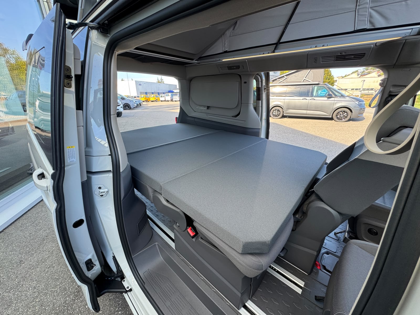 VW California eHybrid Beach Tour Liberty 4Motion / 4x4 mit 5-Sitzplätzen / Faceliftmodell 2027-image-7