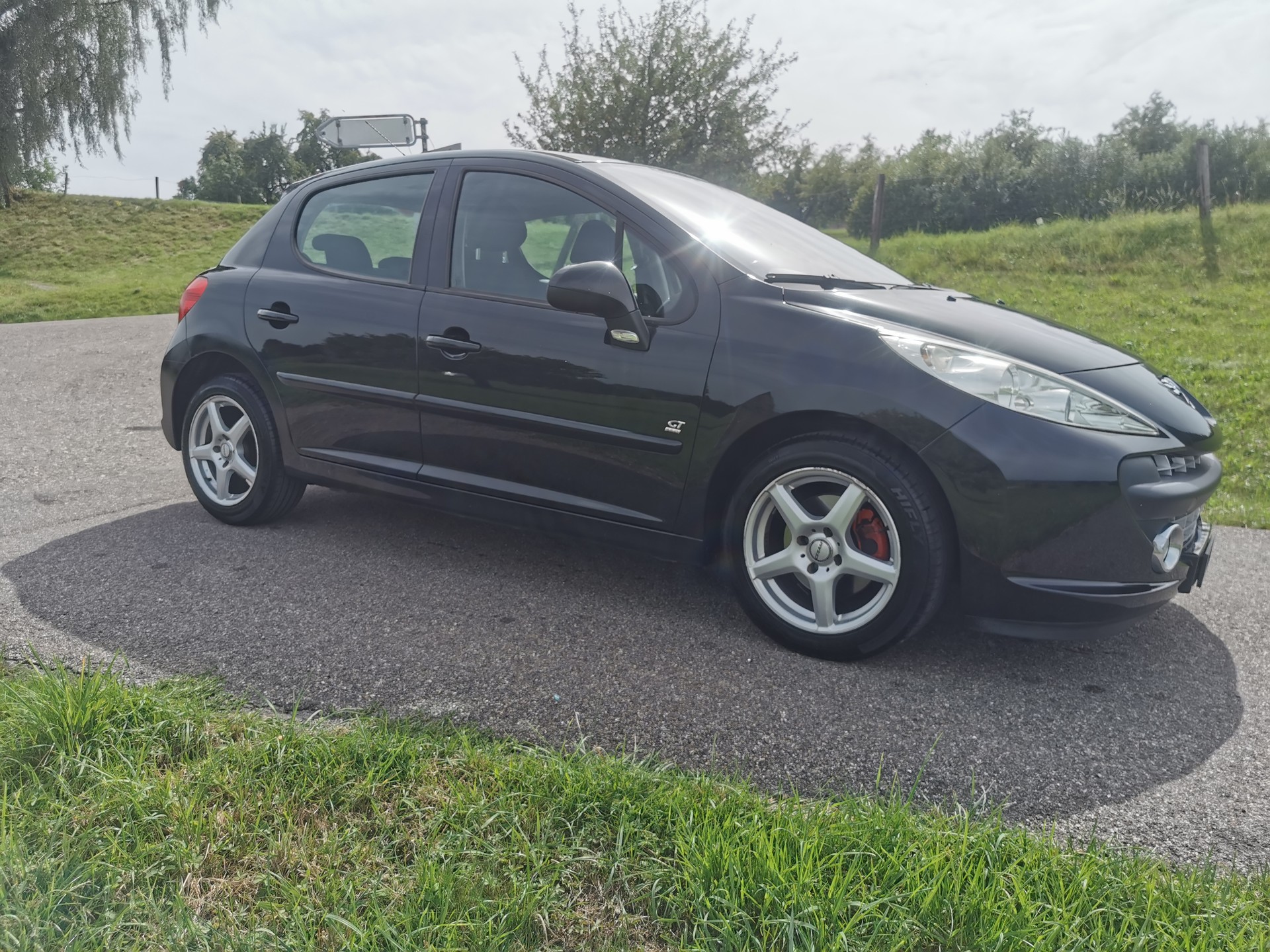 PEUGEOT 207 1.6 16V Turbo GT 150-image-5