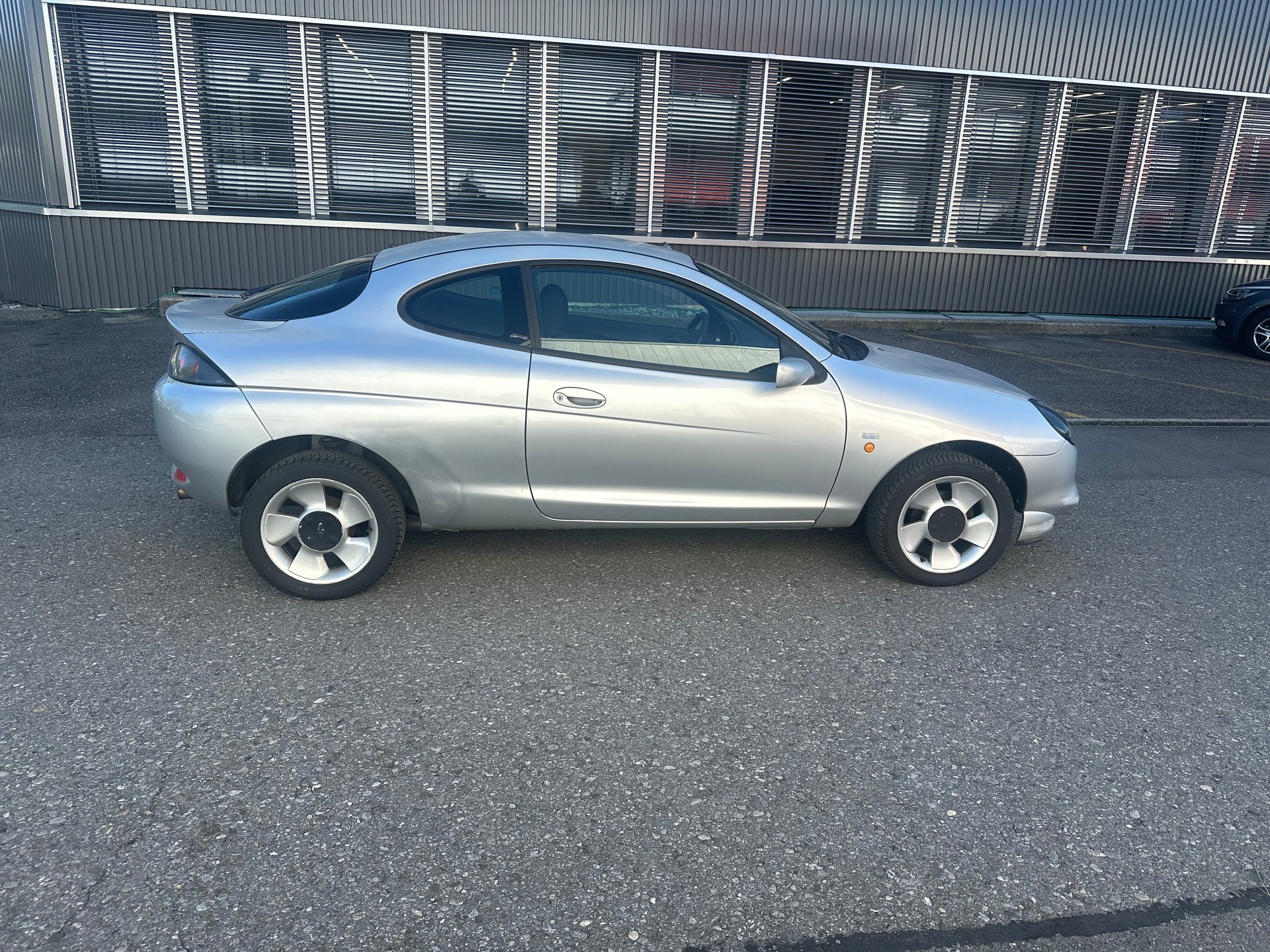 FORD Puma 1.4i 16V-image-4