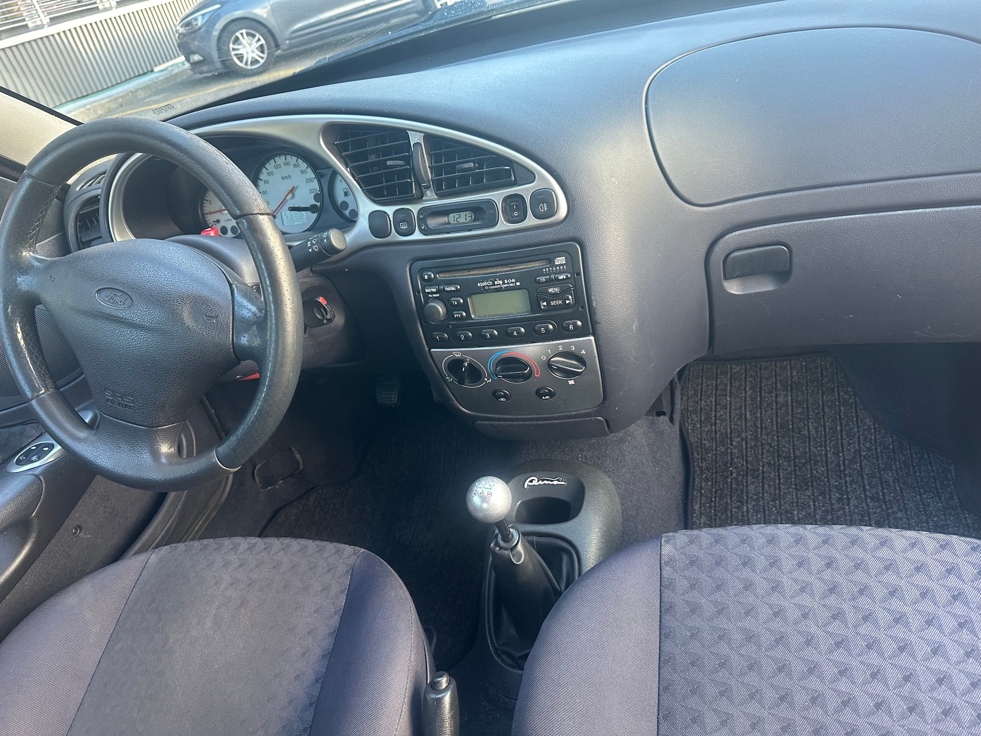 FORD Puma 1.4i 16V-image-10