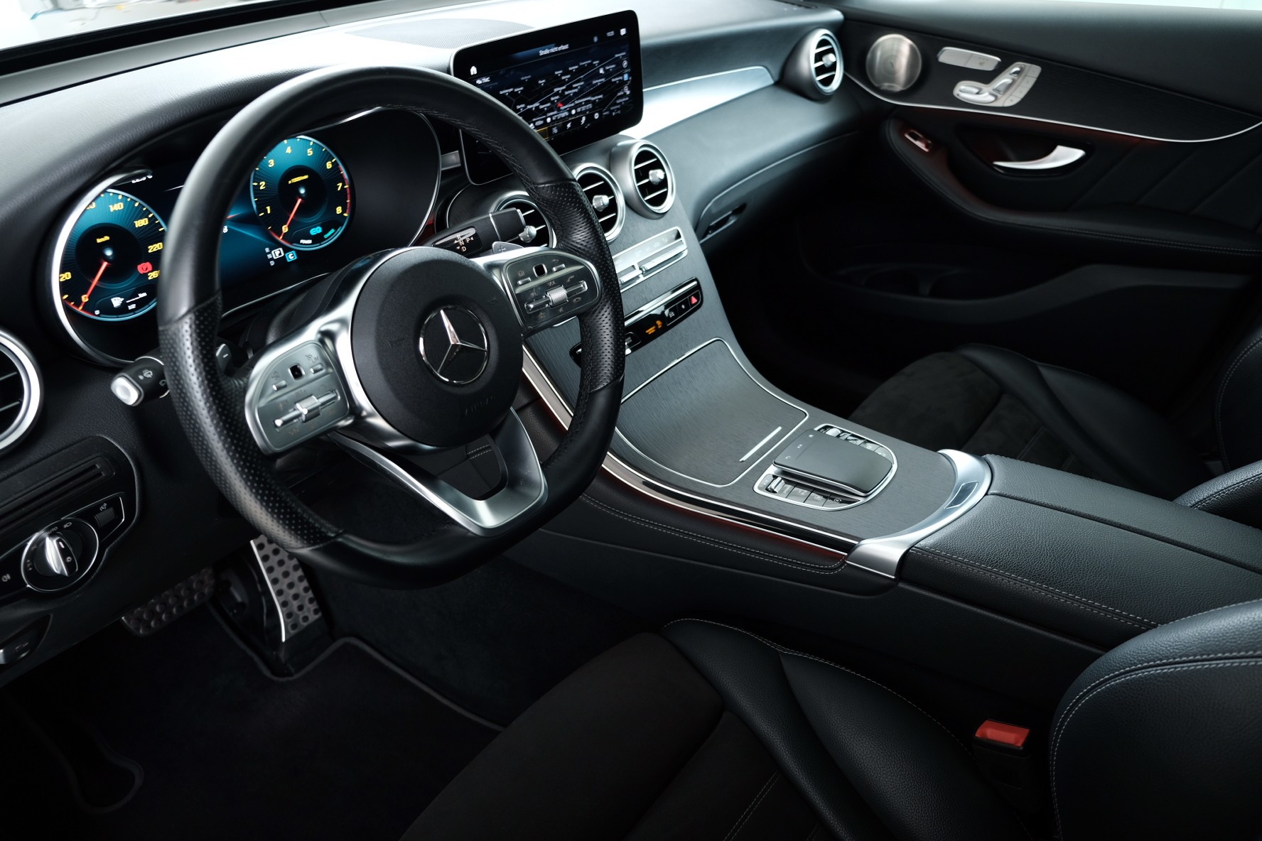 MERCEDES-BENZ GLC 300 AMG Line 4matic Coupe C253-image-8