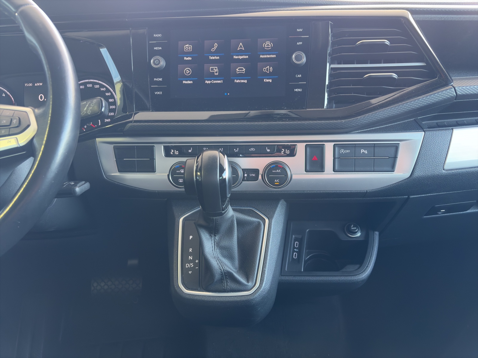 VW T6.1 California 2.0 TDI Beach Liberty DSG-image-10