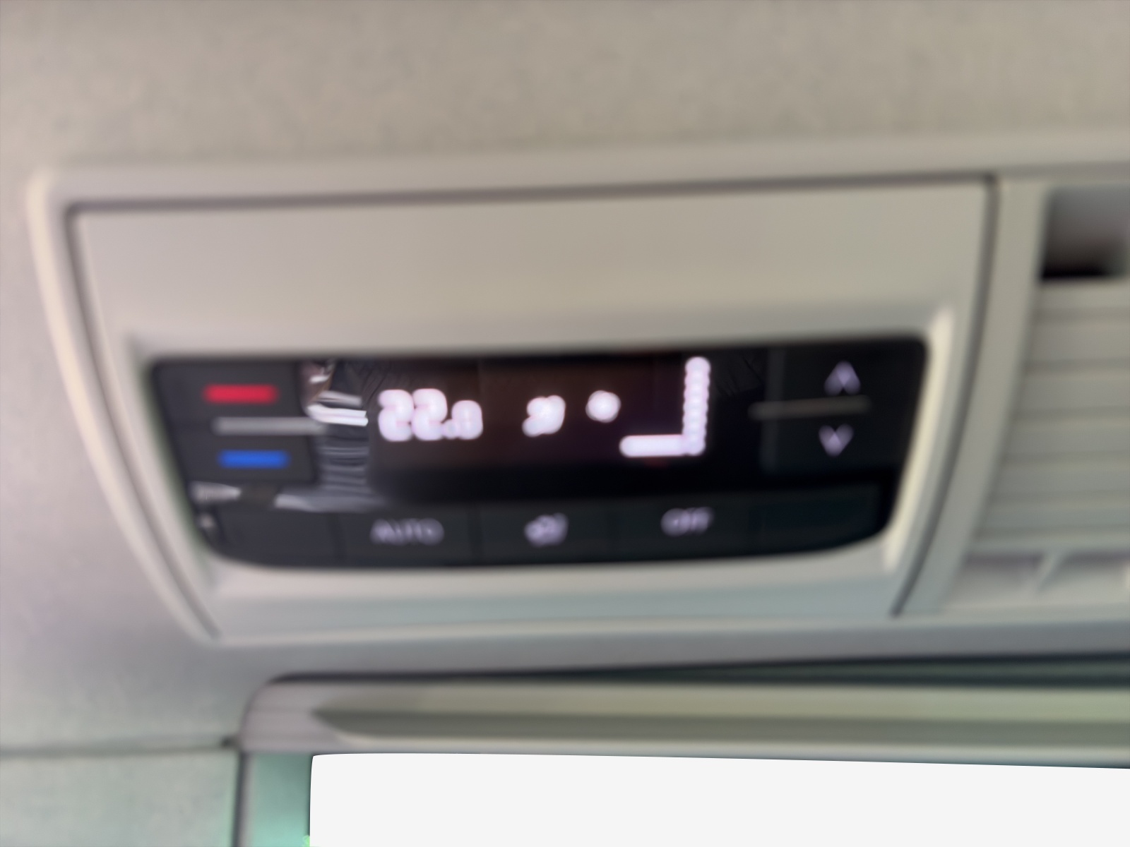 VW T6.1 California 2.0 TDI Beach Liberty DSG-image-15