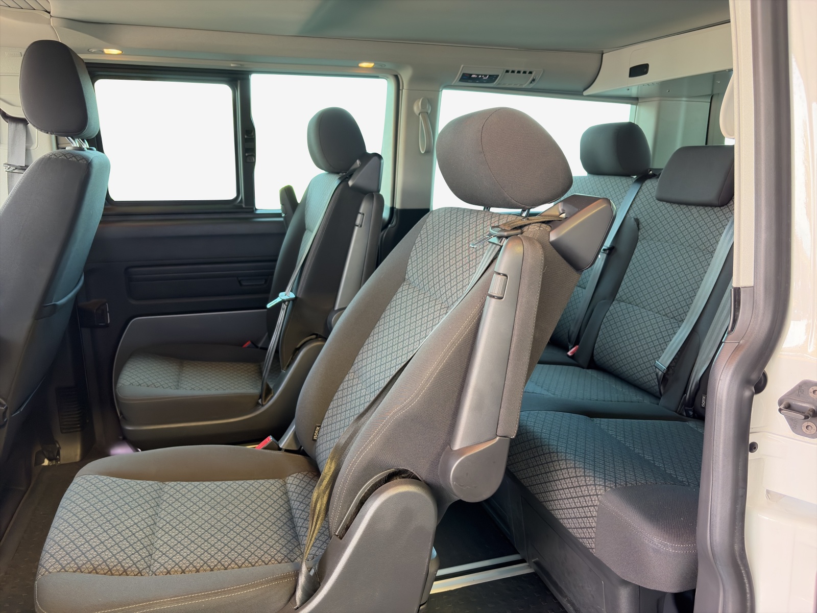 VW T6.1 California 2.0 TDI Beach Liberty DSG-image-11