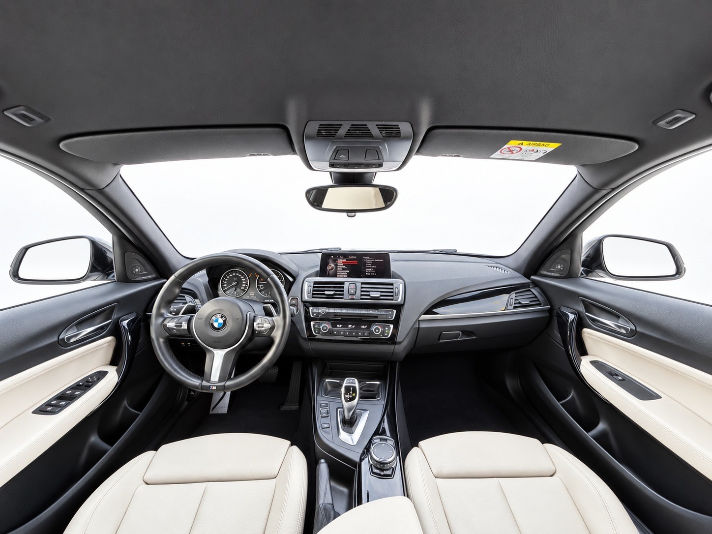 BMW M135i xDrive Steptronic-image-12