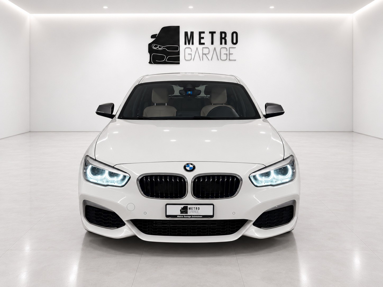 BMW M135i xDrive Steptronic-image-8