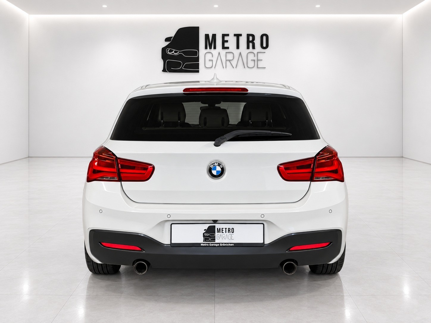 BMW M135i xDrive Steptronic-image-3