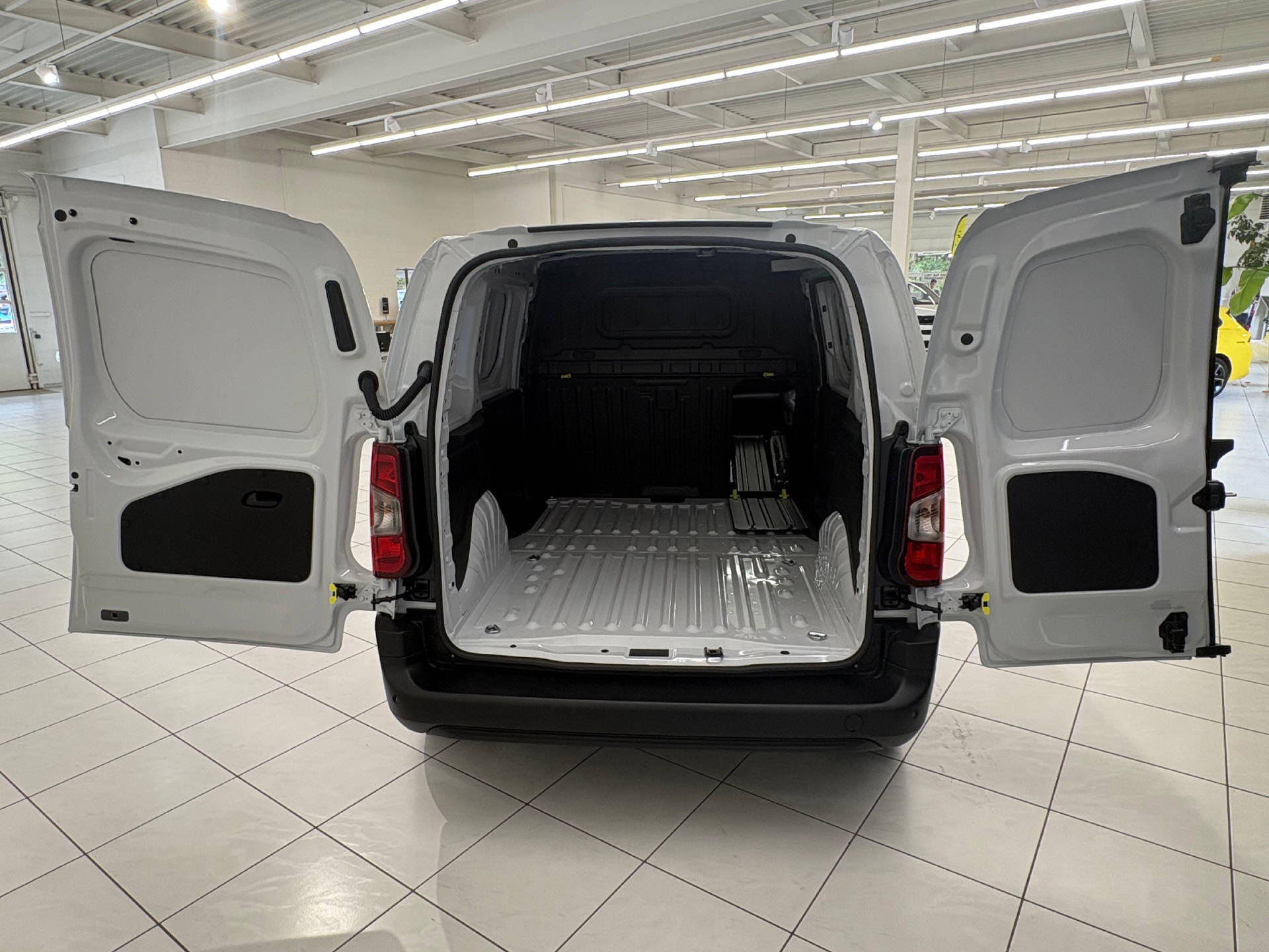OPEL Combo Cargo 2.0 t 1.2 S/S-image-11
