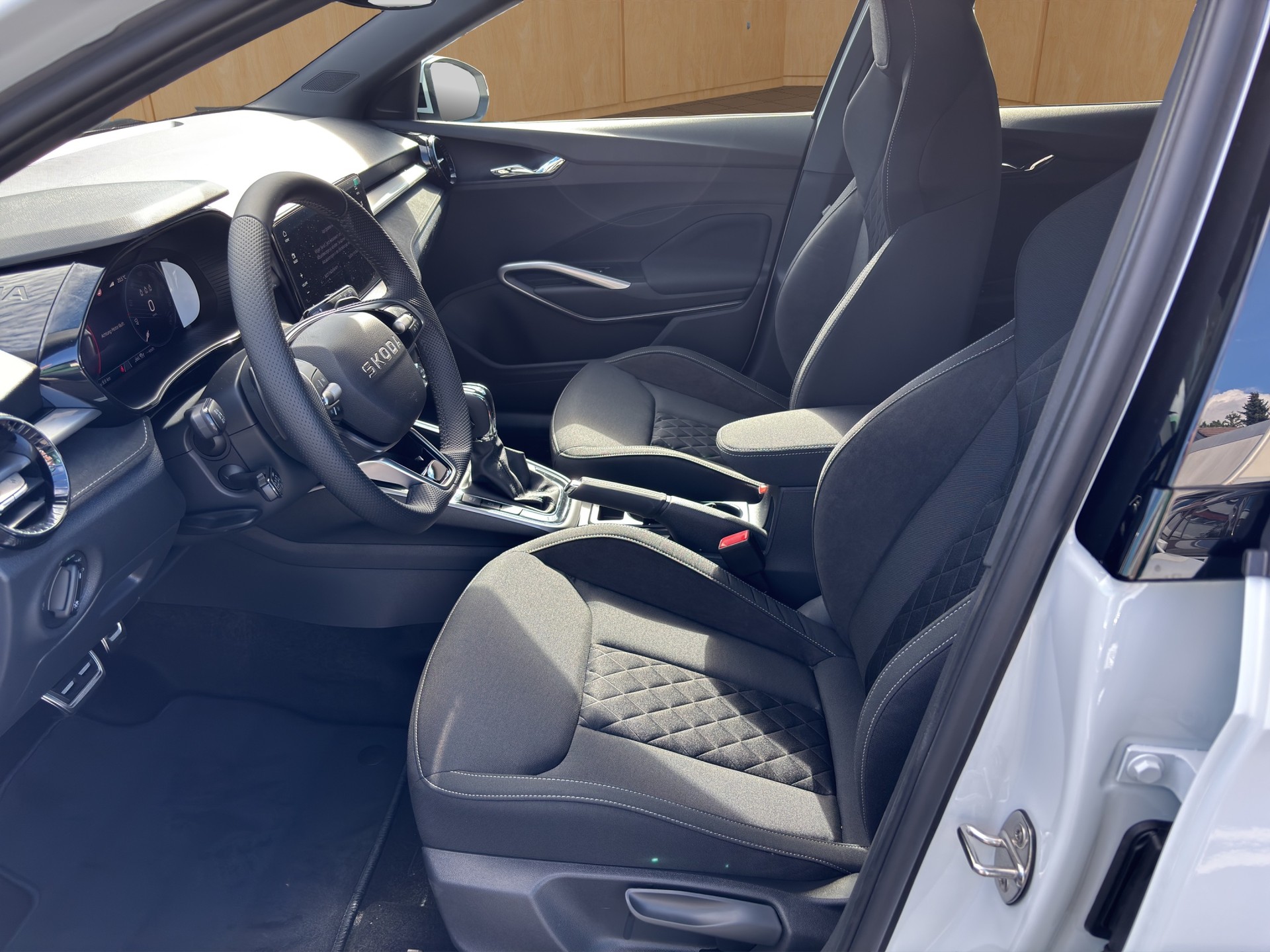 SKODA Fabia 1.0 TSI Dynamic DSG-image-6
