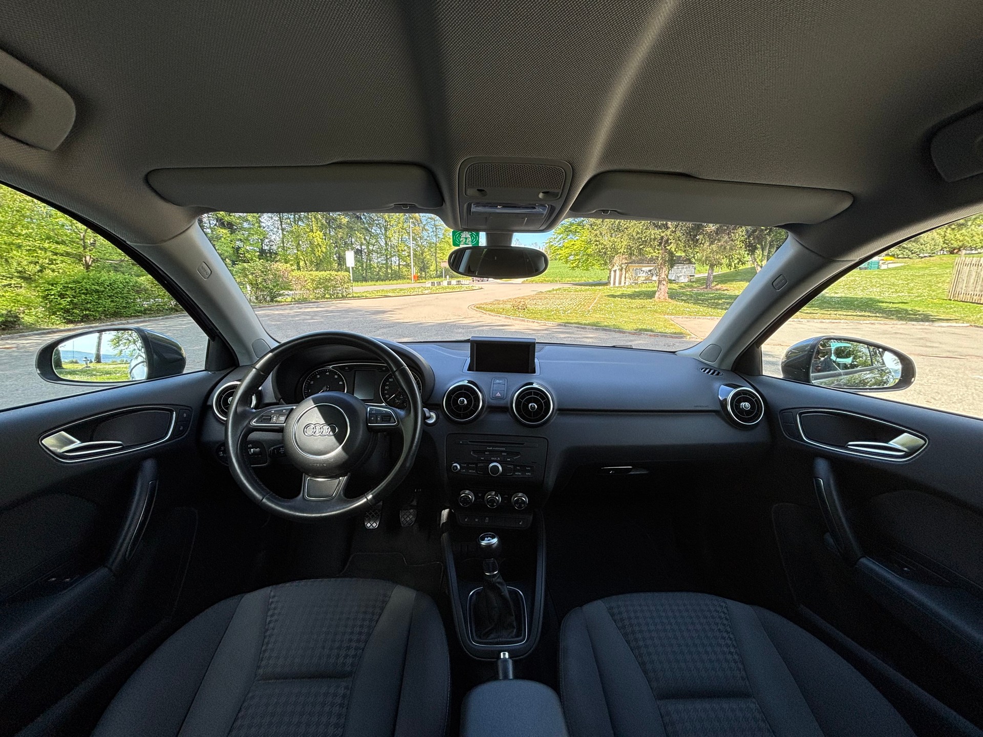 AUDI A1 1.2 TFSI Ambition-image-3