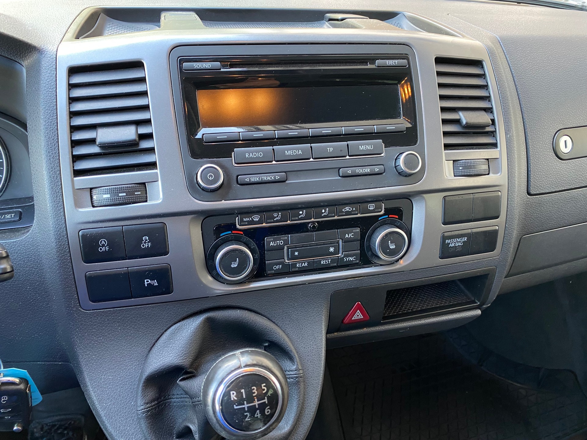 VW T5 Multivan 2.0 TDI CR Spezial 4Motion-image-3