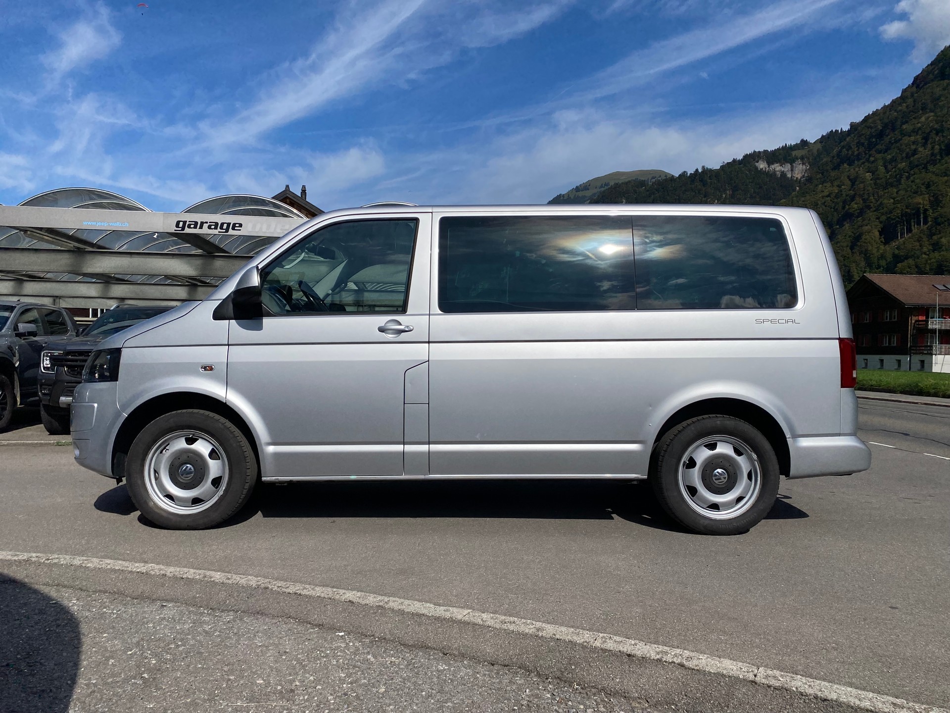 VW T5 Multivan 2.0 TDI CR Spezial 4Motion-image-0